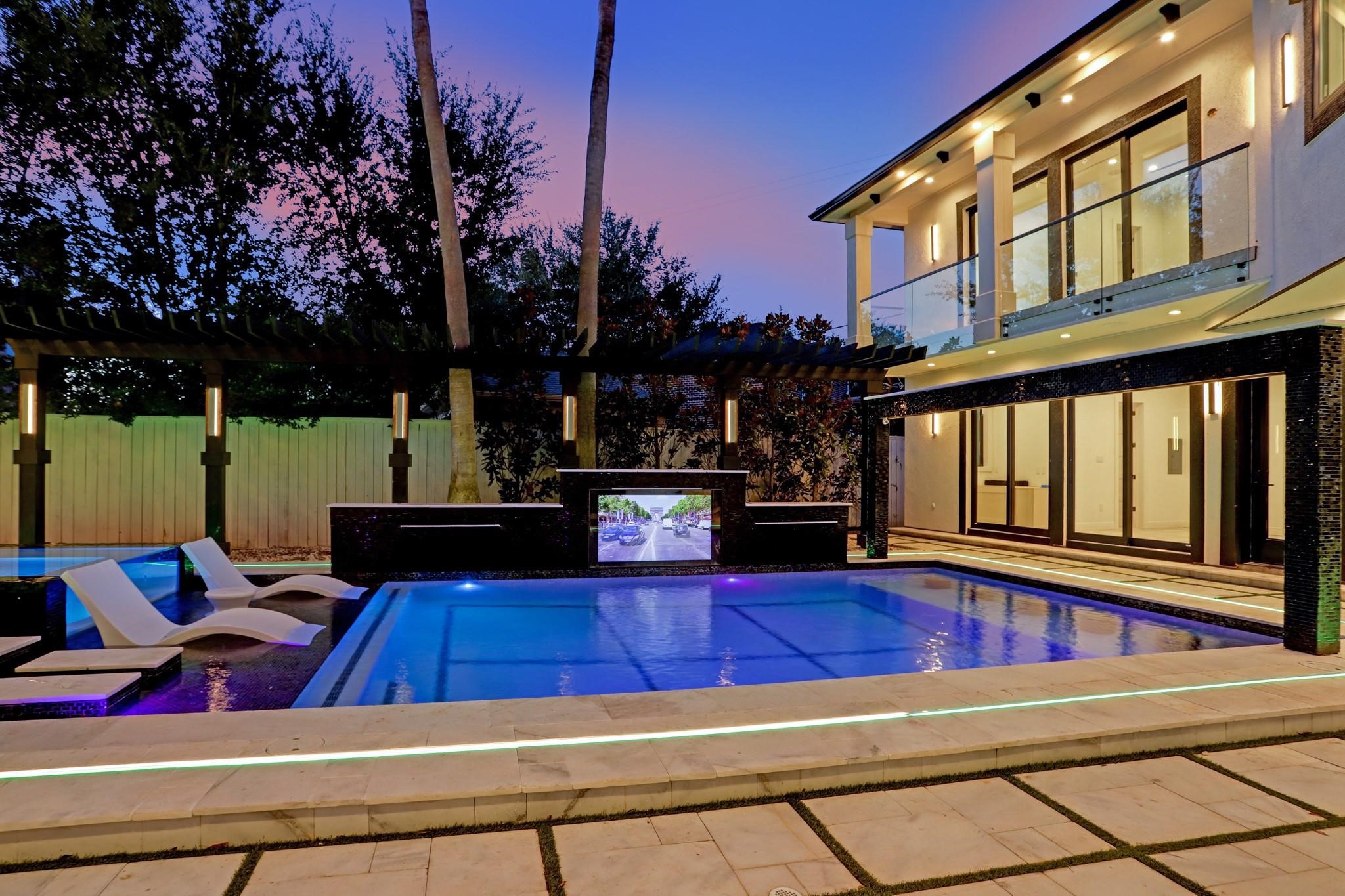 5158 Huckleberry Circle, Houston, TX 77056