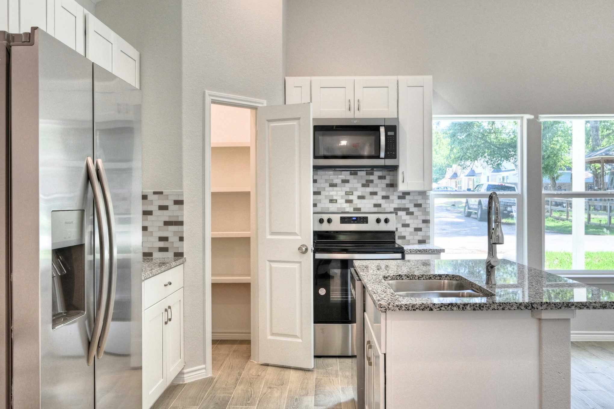 9822 ARBOR OAKS, Willis, TX 77318