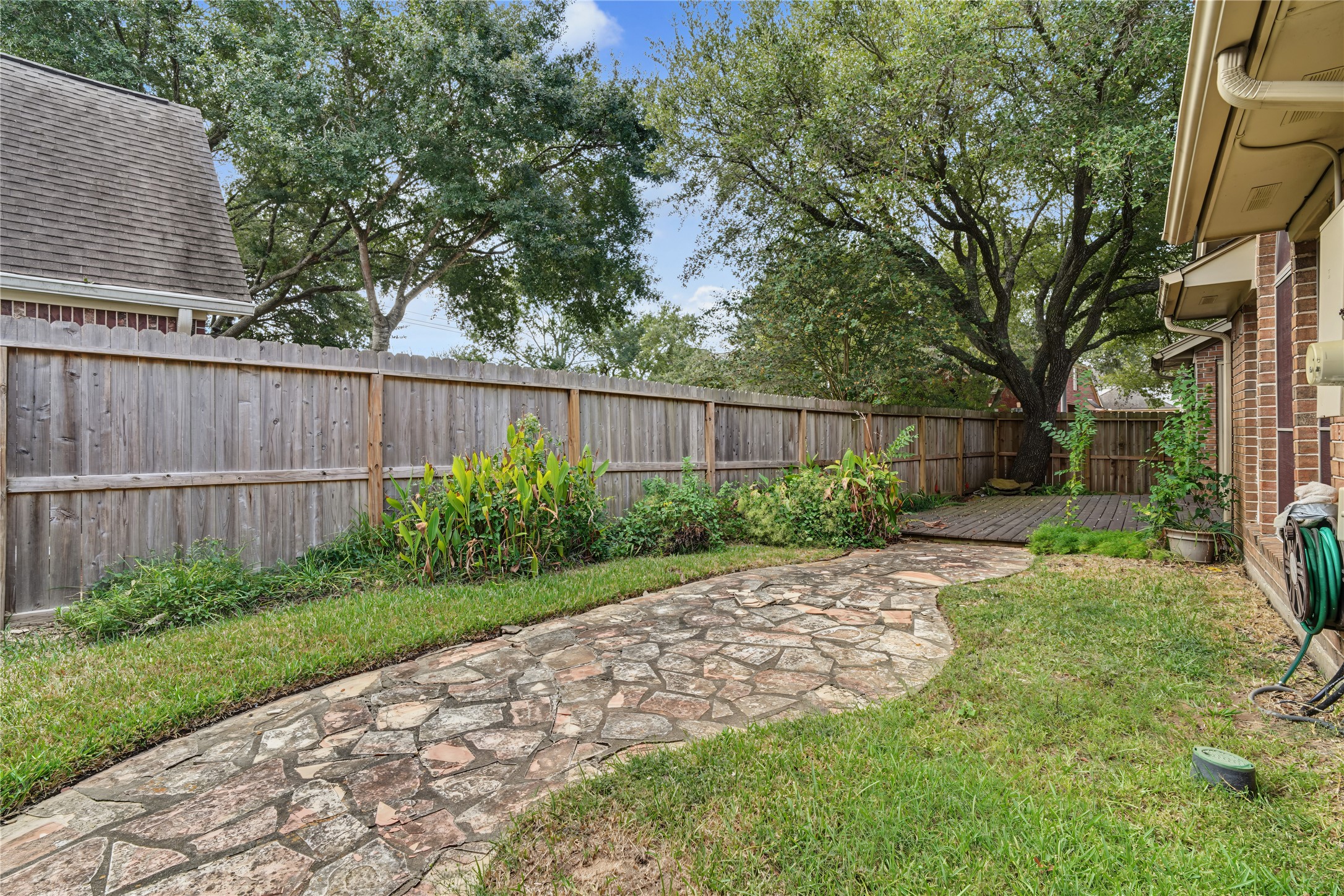 2502 Redbridge Court, Houston, TX 77059