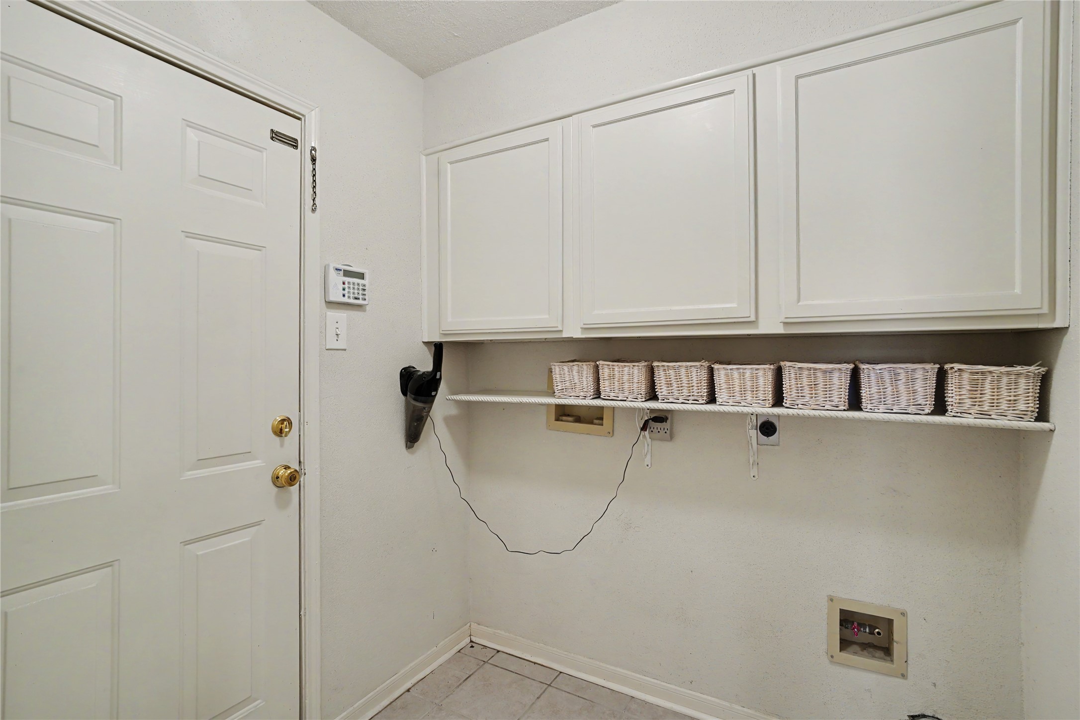 2502 Redbridge Court, Houston, TX 77059