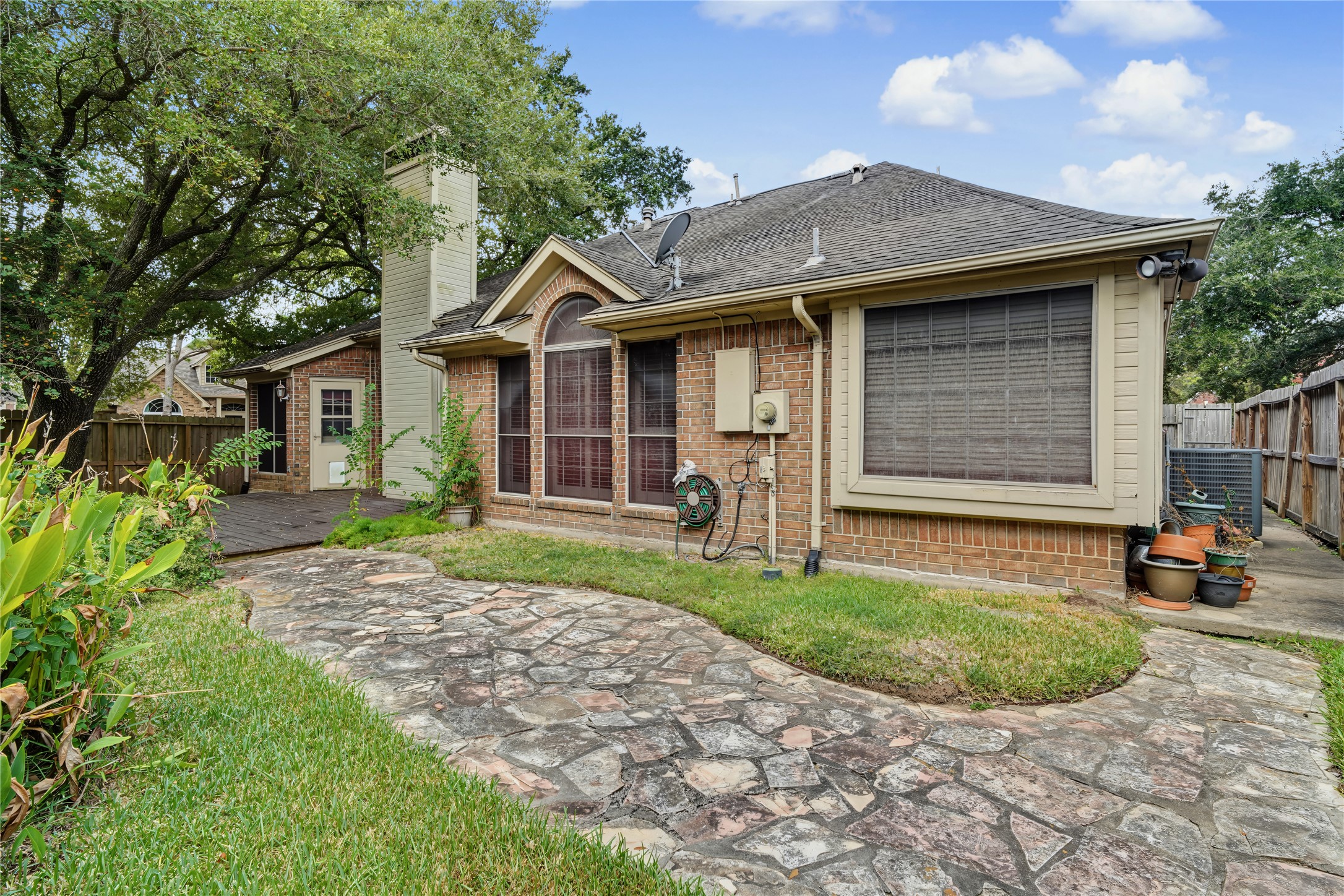2502 Redbridge Court, Houston, TX 77059