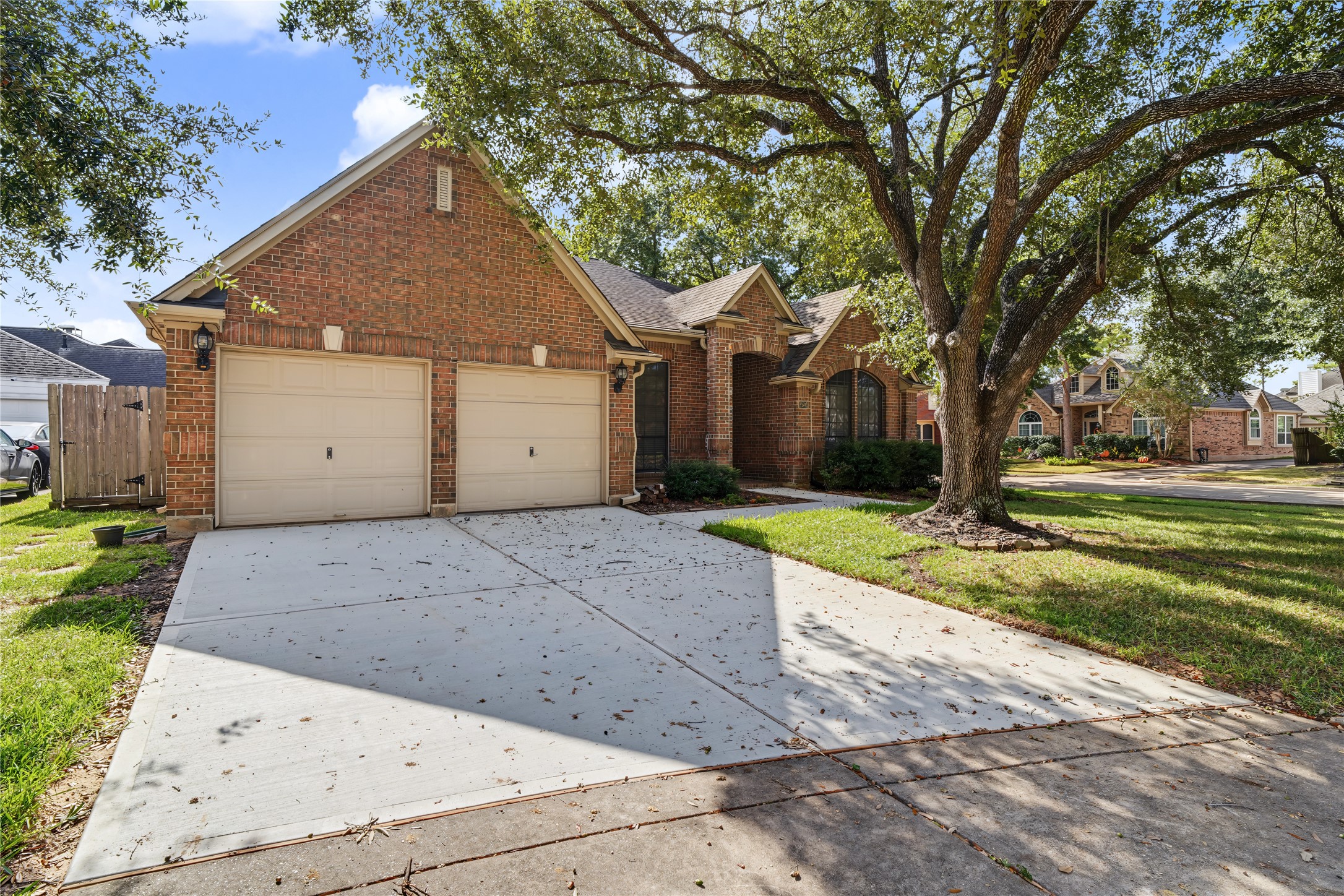 2502 Redbridge Court, Houston, TX 77059