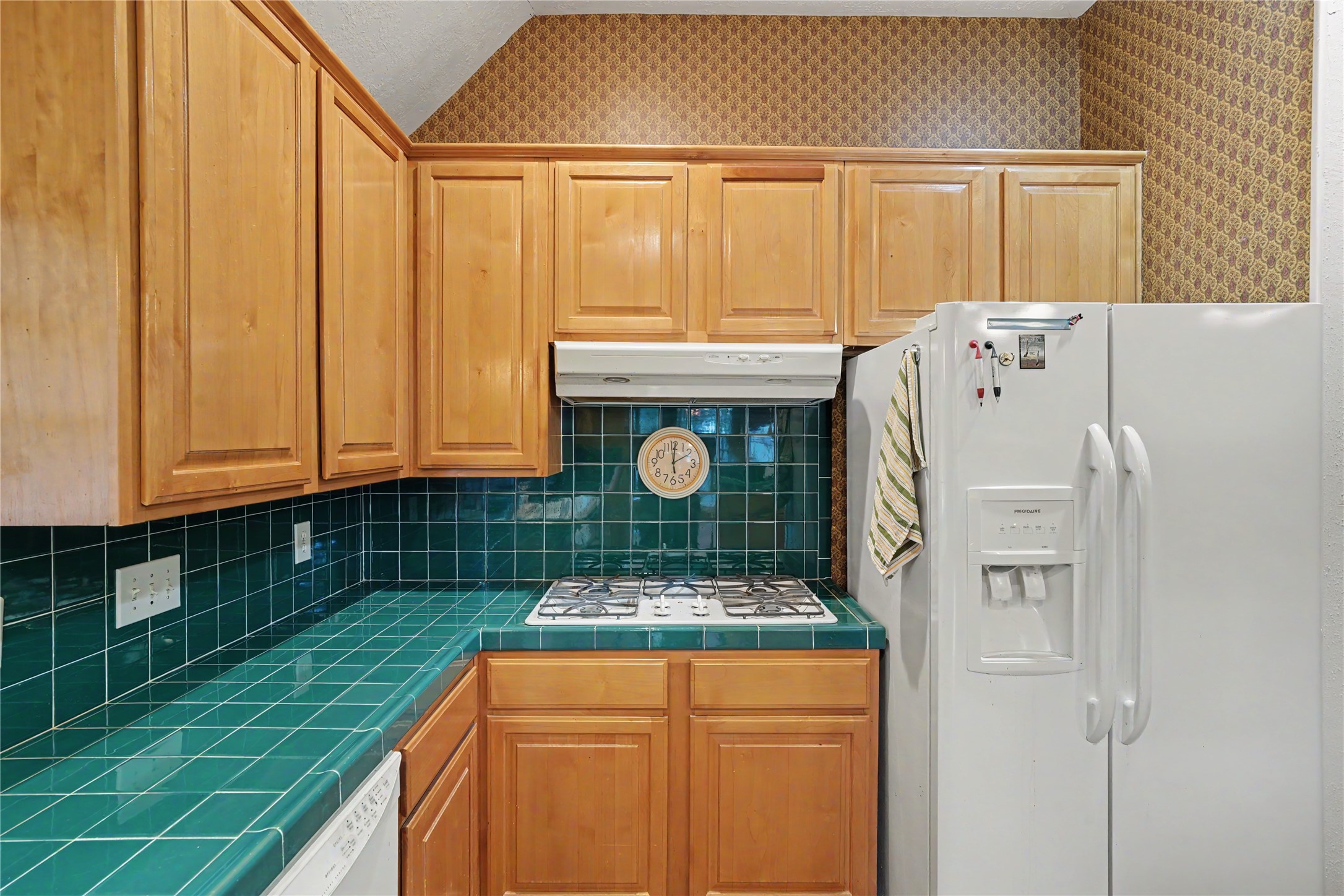 2502 Redbridge Court, Houston, TX 77059