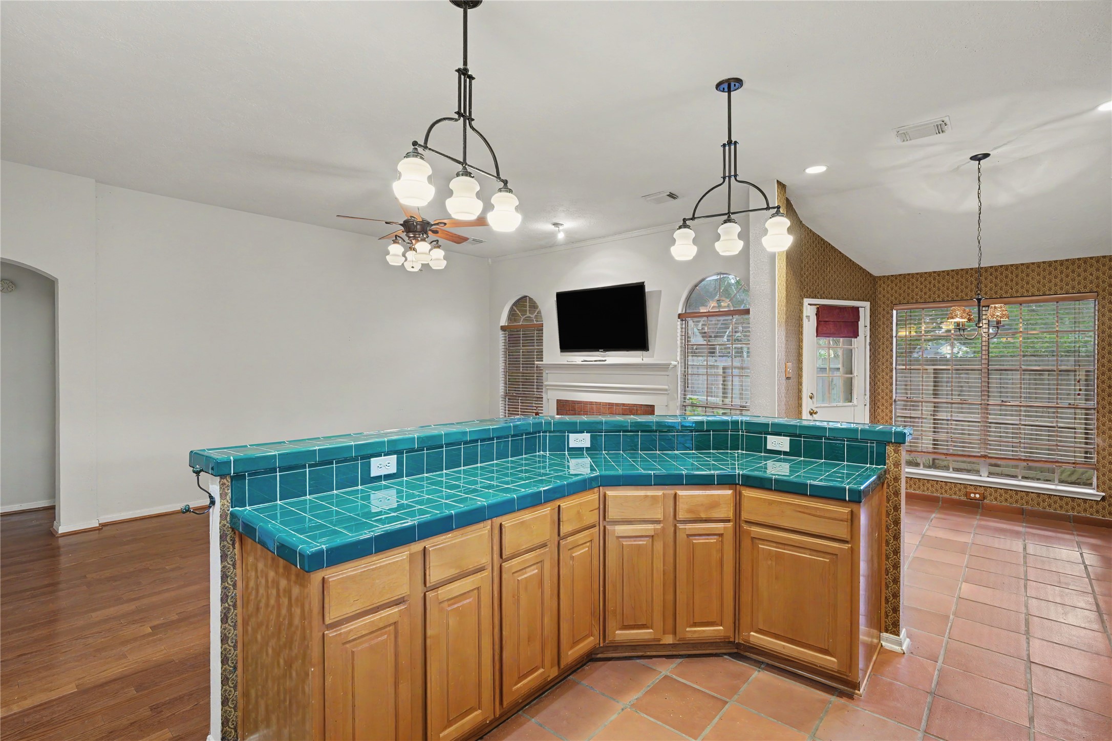 2502 Redbridge Court, Houston, TX 77059