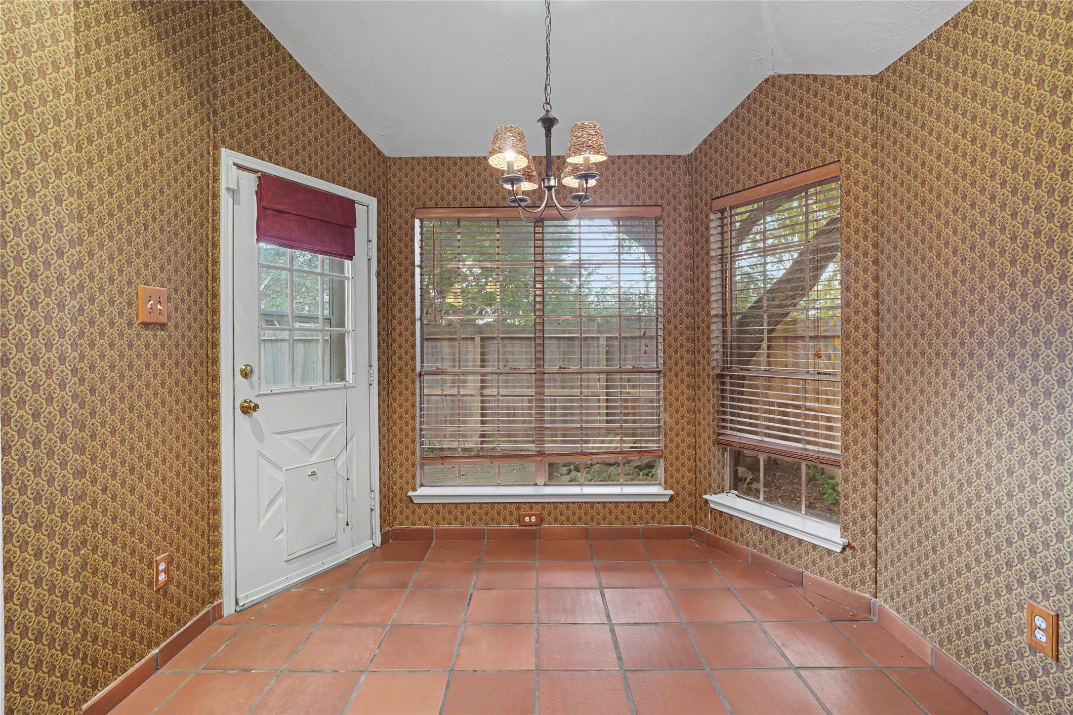 2502 Redbridge Court, Houston, TX 77059