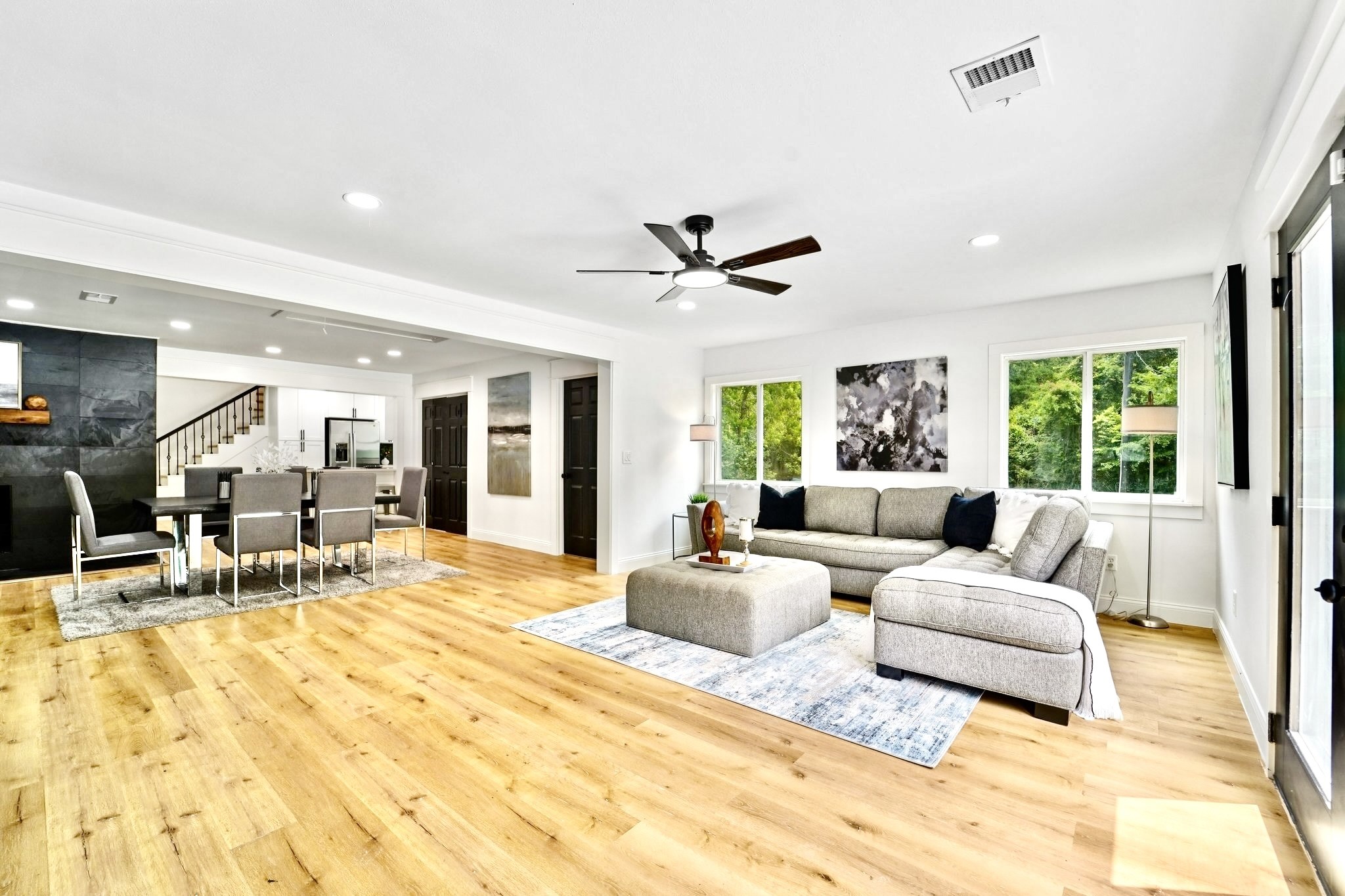 Dinining / Living 2 (Down) w/ Pool Access