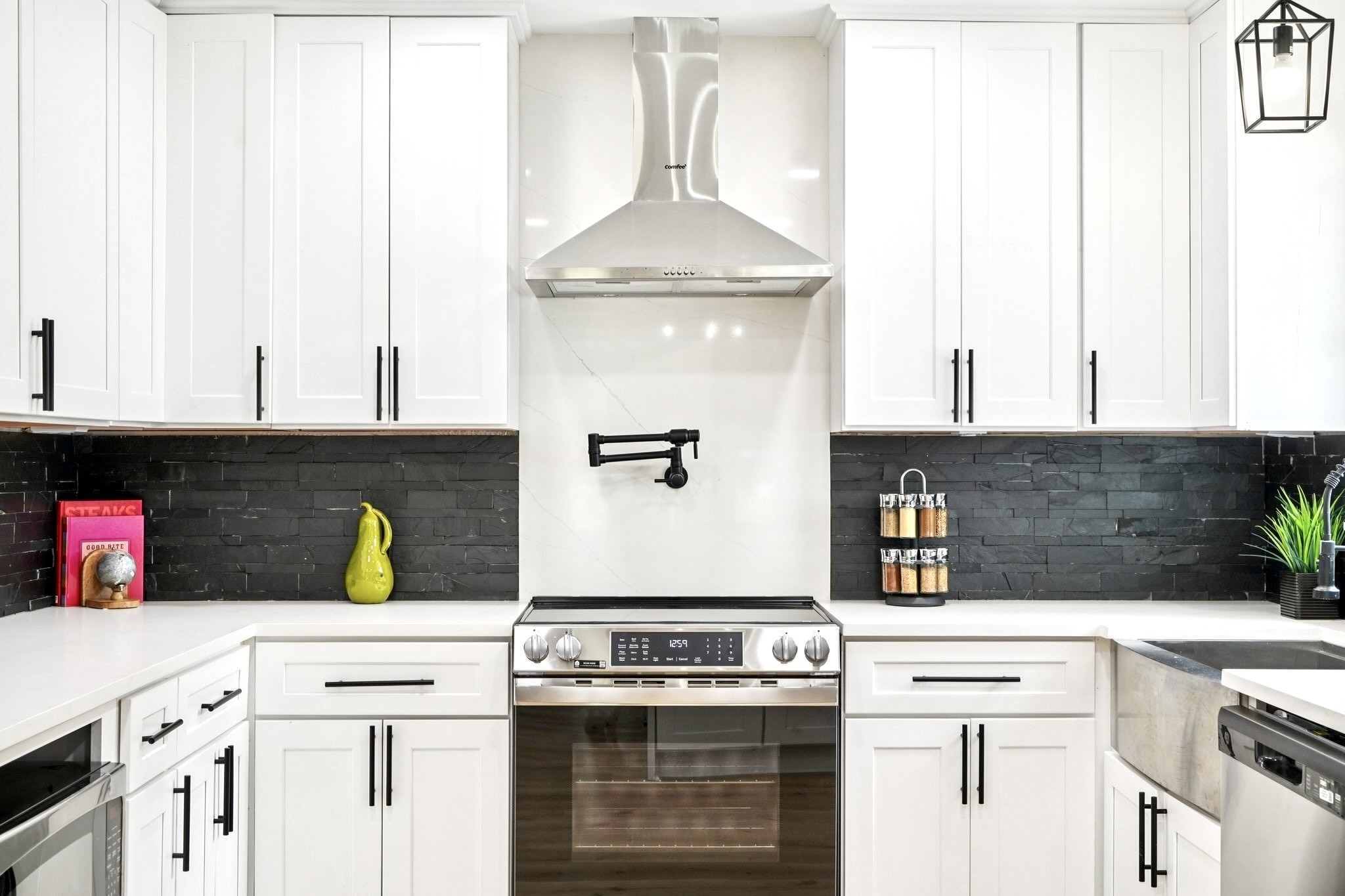 Designer Kitchen w/ Potfiller Over Range