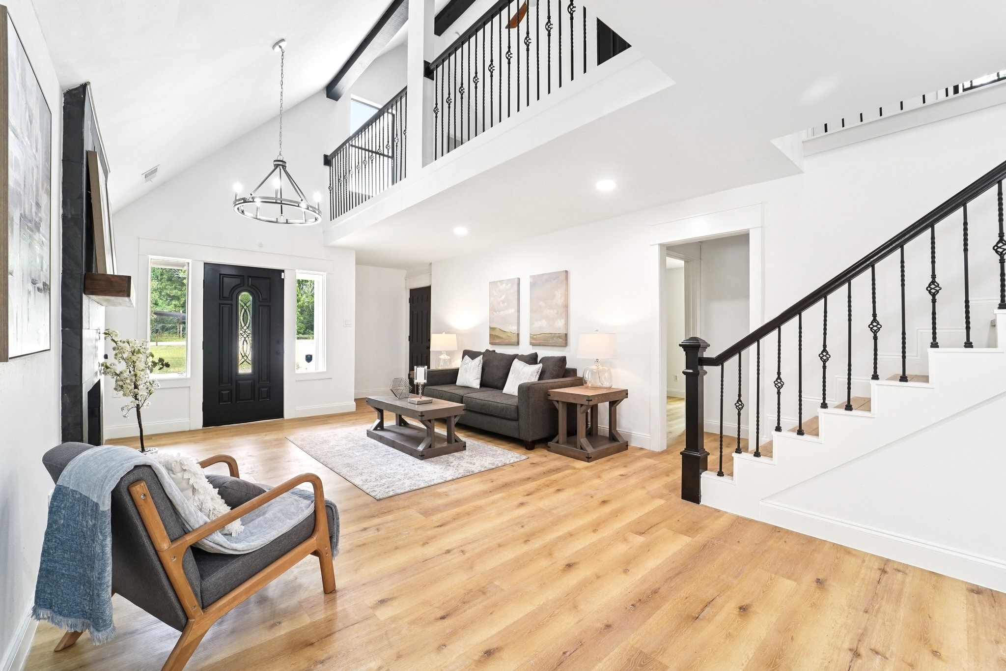 Entry/ Living 1 (Down)