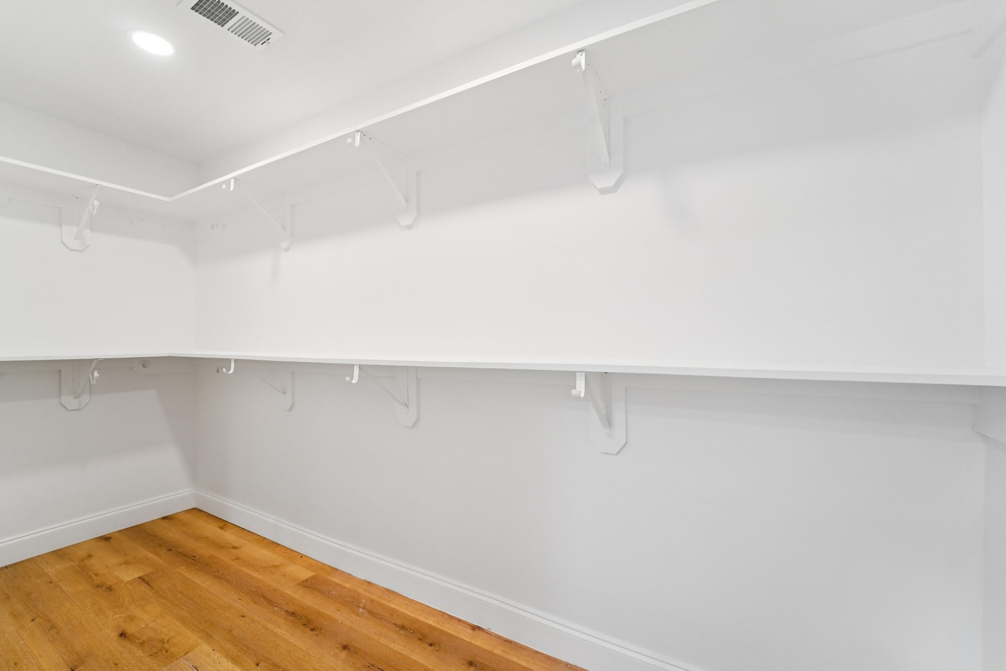 Primary Bed 1 Walk-In Closet (Down)
