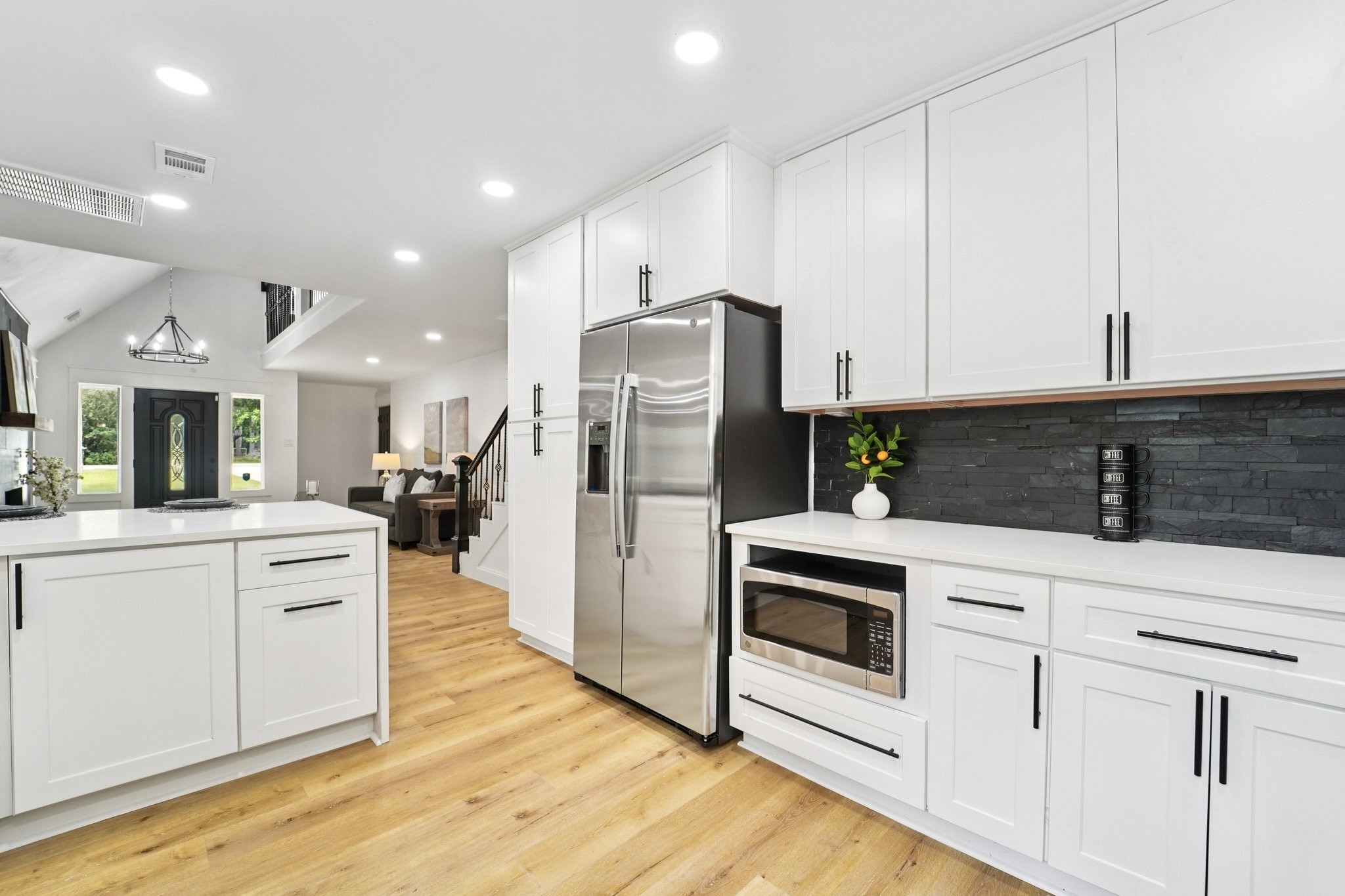 Designer Kitchen w/ Slate Backsplash