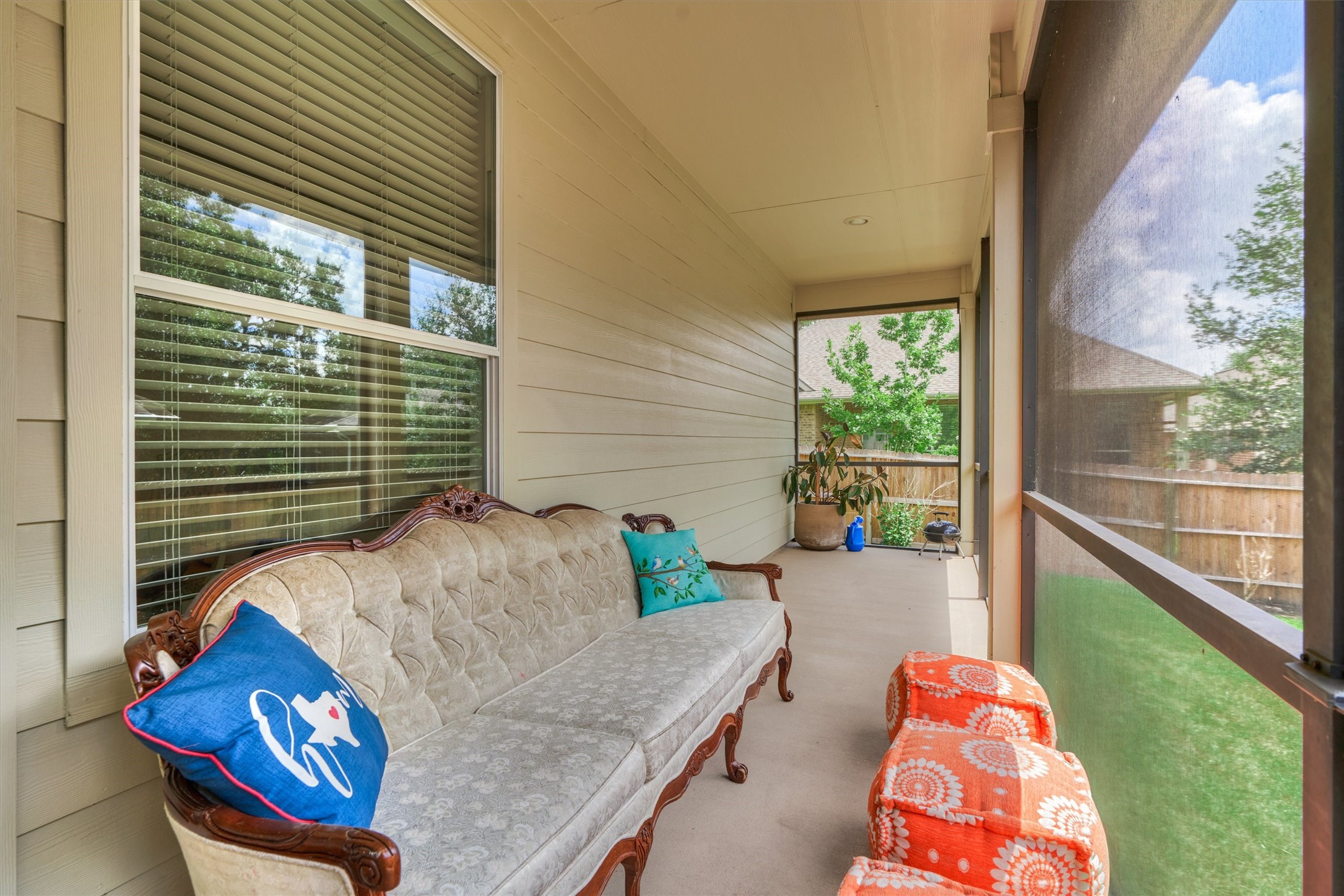 16 Marina Way, Montgomery, TX 77356
