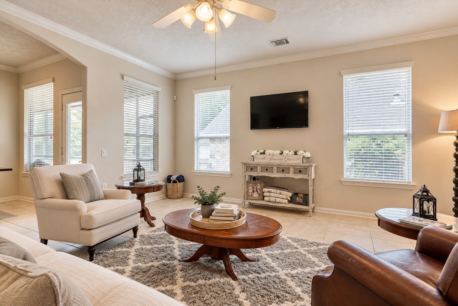 16 Marina Way, Montgomery, TX 77356