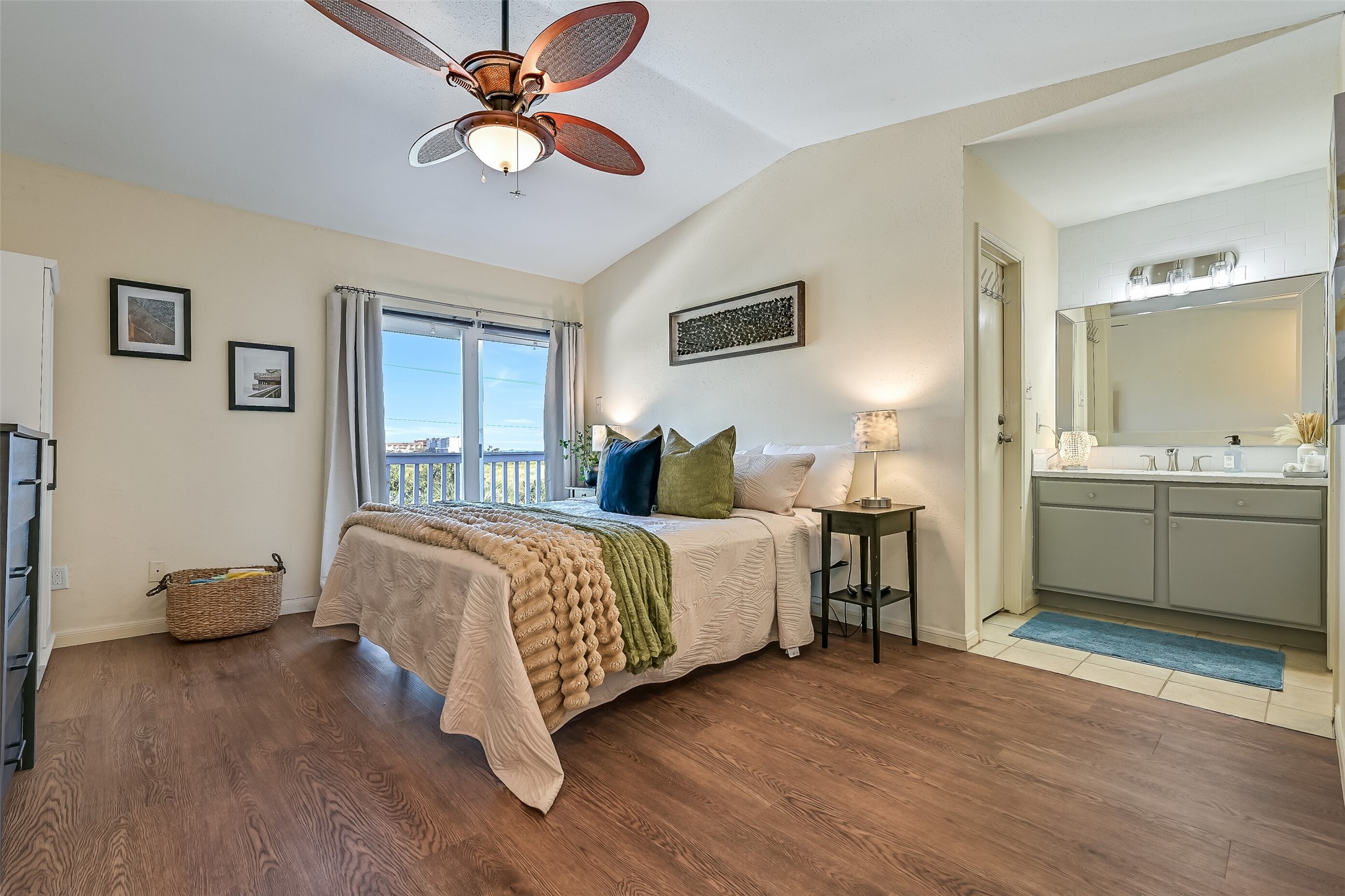 3506 Cove View Boulevard, #1002, Galveston, TX 77554