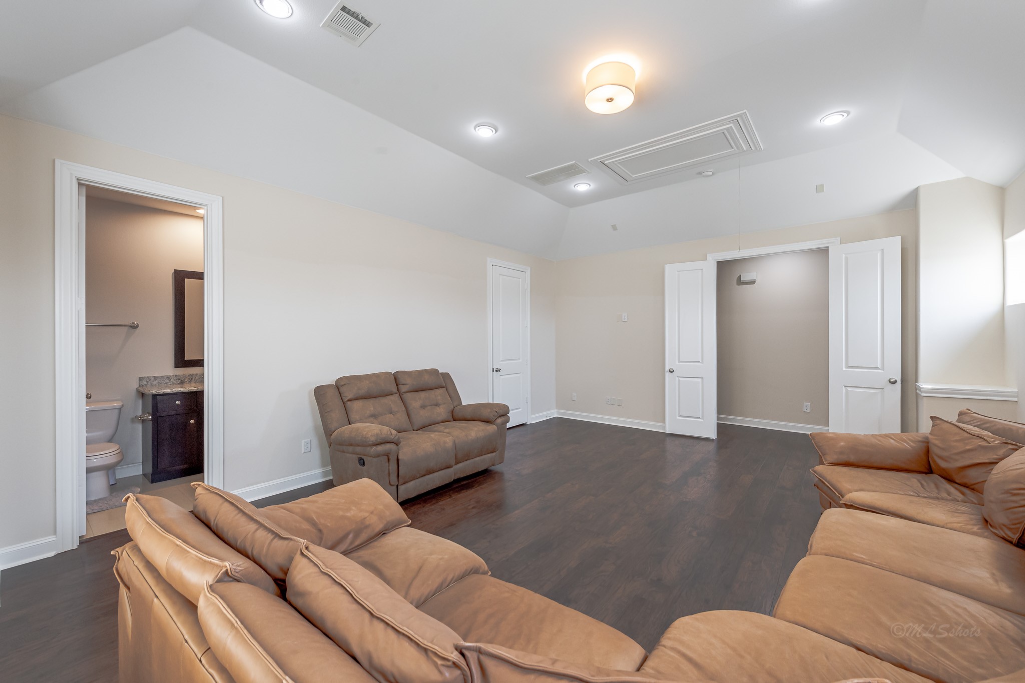 1831 Upland Lakes, Houston, TX 77043