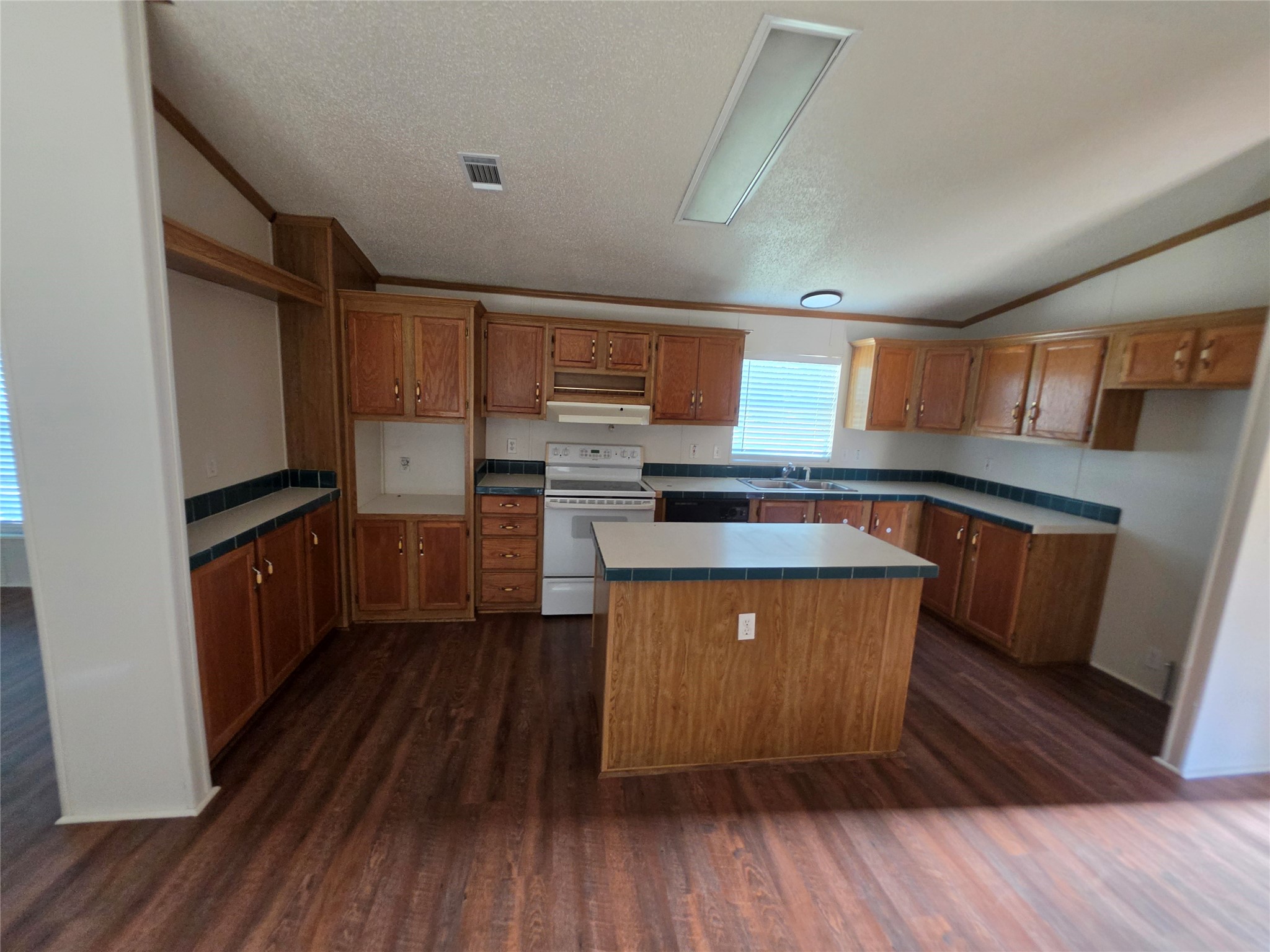 7304 Brazos Street, Rosharon, TX 77583