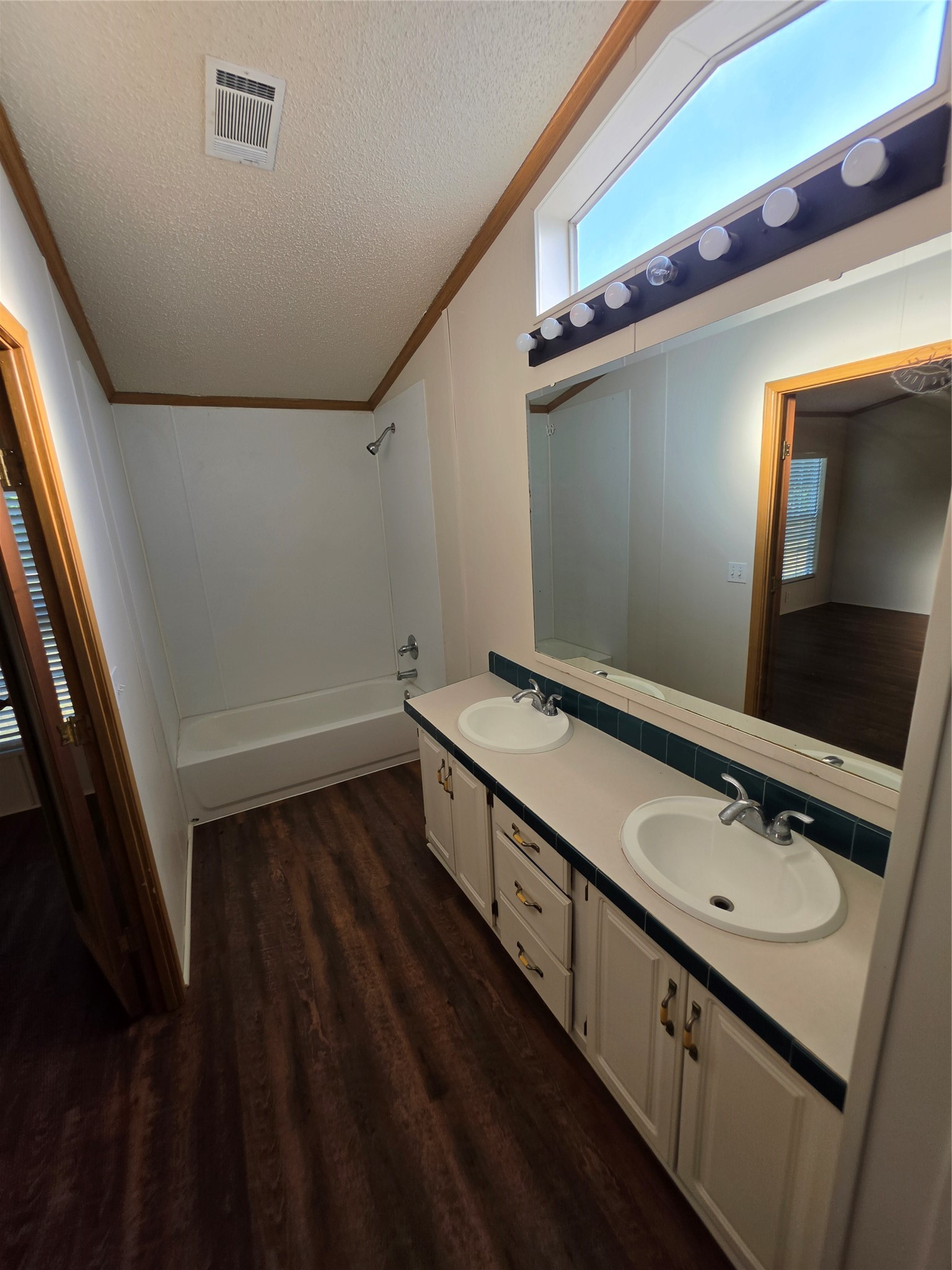 7304 Brazos Street, Rosharon, TX 77583