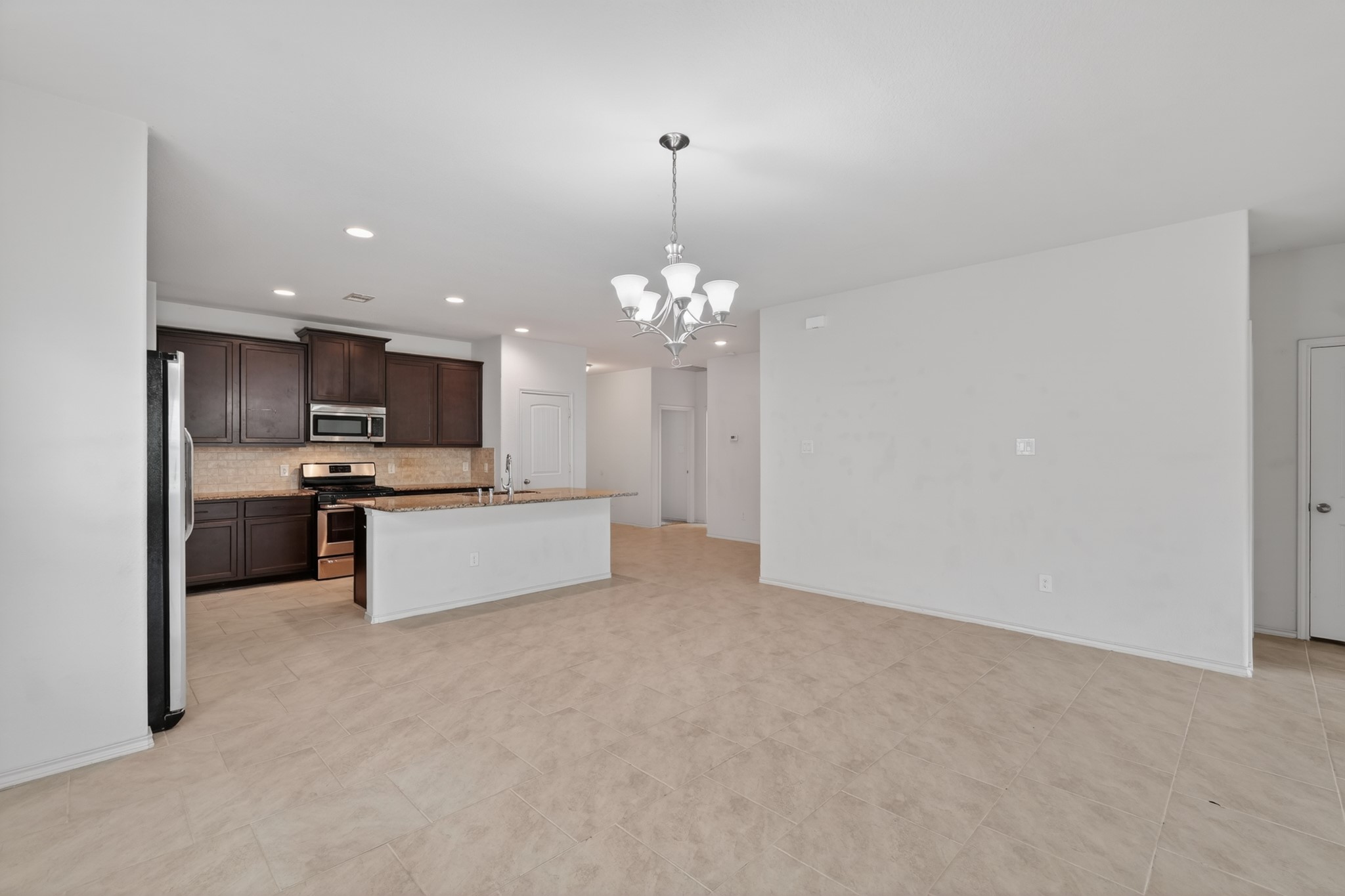 138 Meadow Grove Drive, Conroe, TX 77384