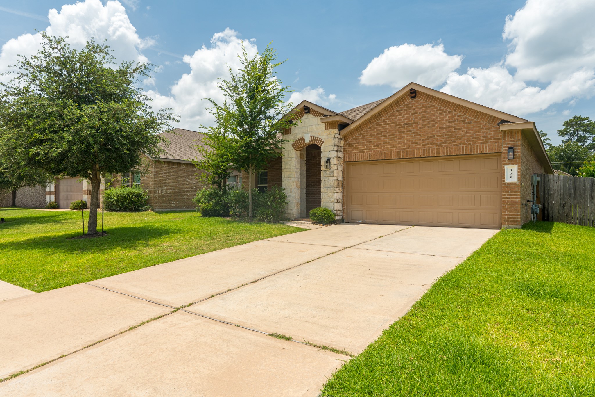 138 Meadow Grove Drive, Conroe, TX 77384