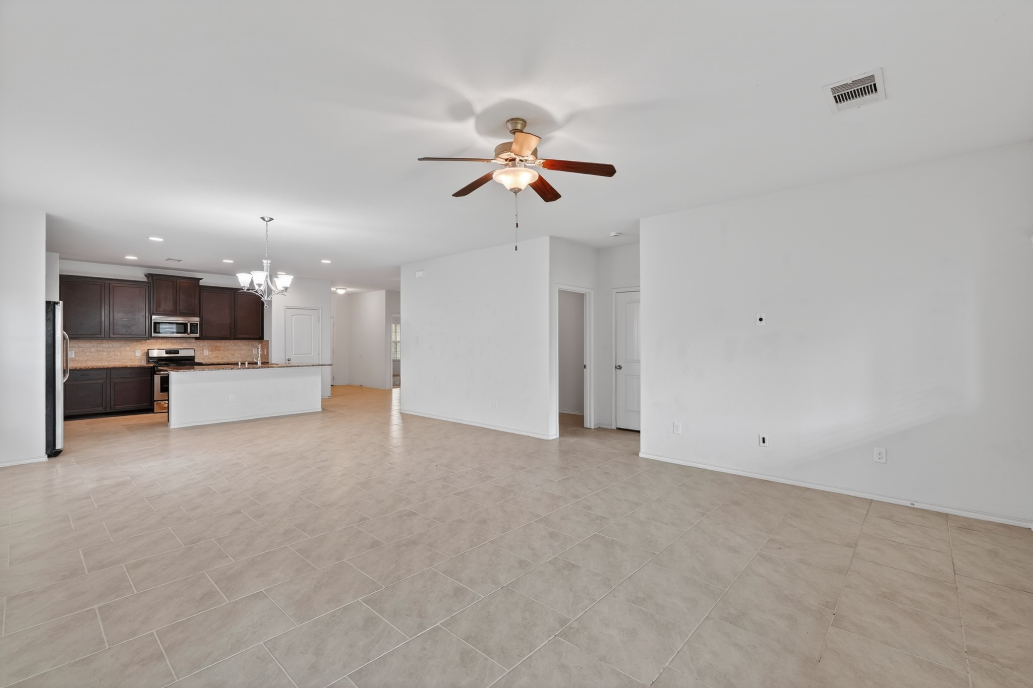 138 Meadow Grove Drive, Conroe, TX 77384