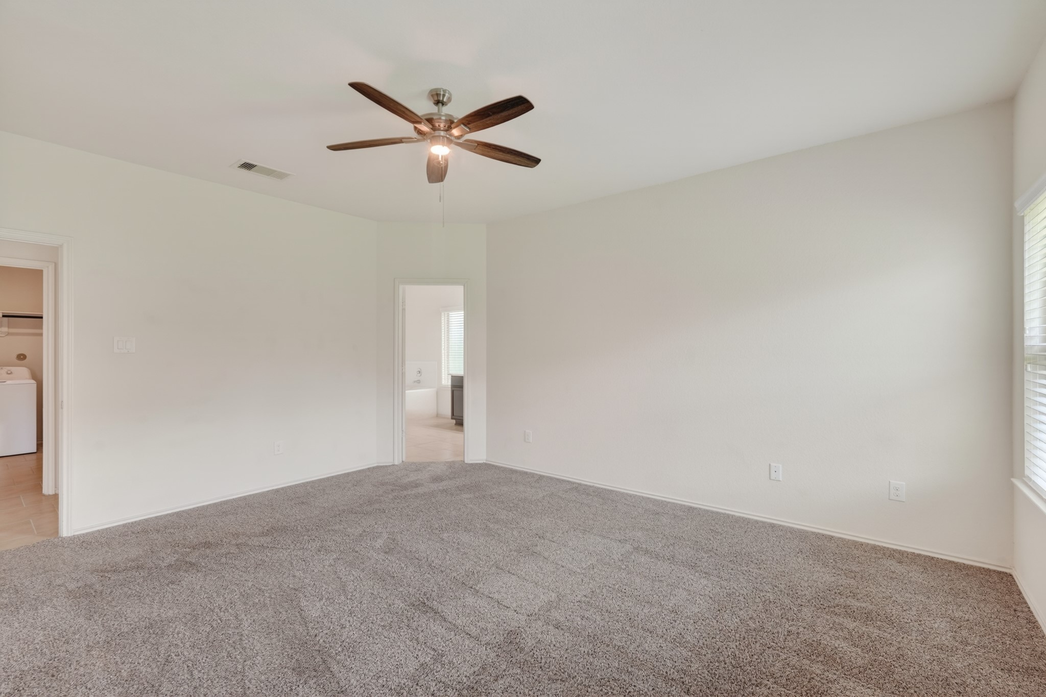 138 Meadow Grove Drive, Conroe, TX 77384