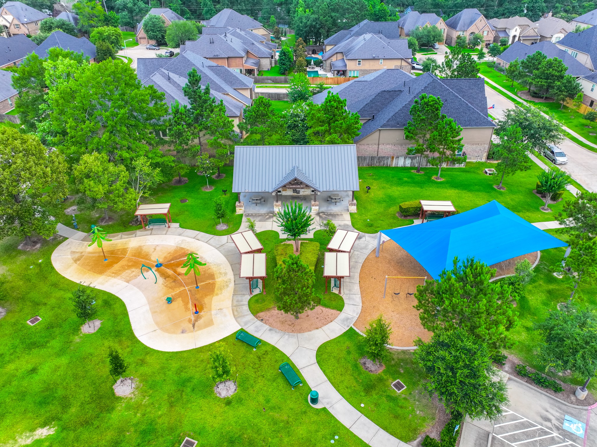 138 Meadow Grove Drive, Conroe, TX 77384