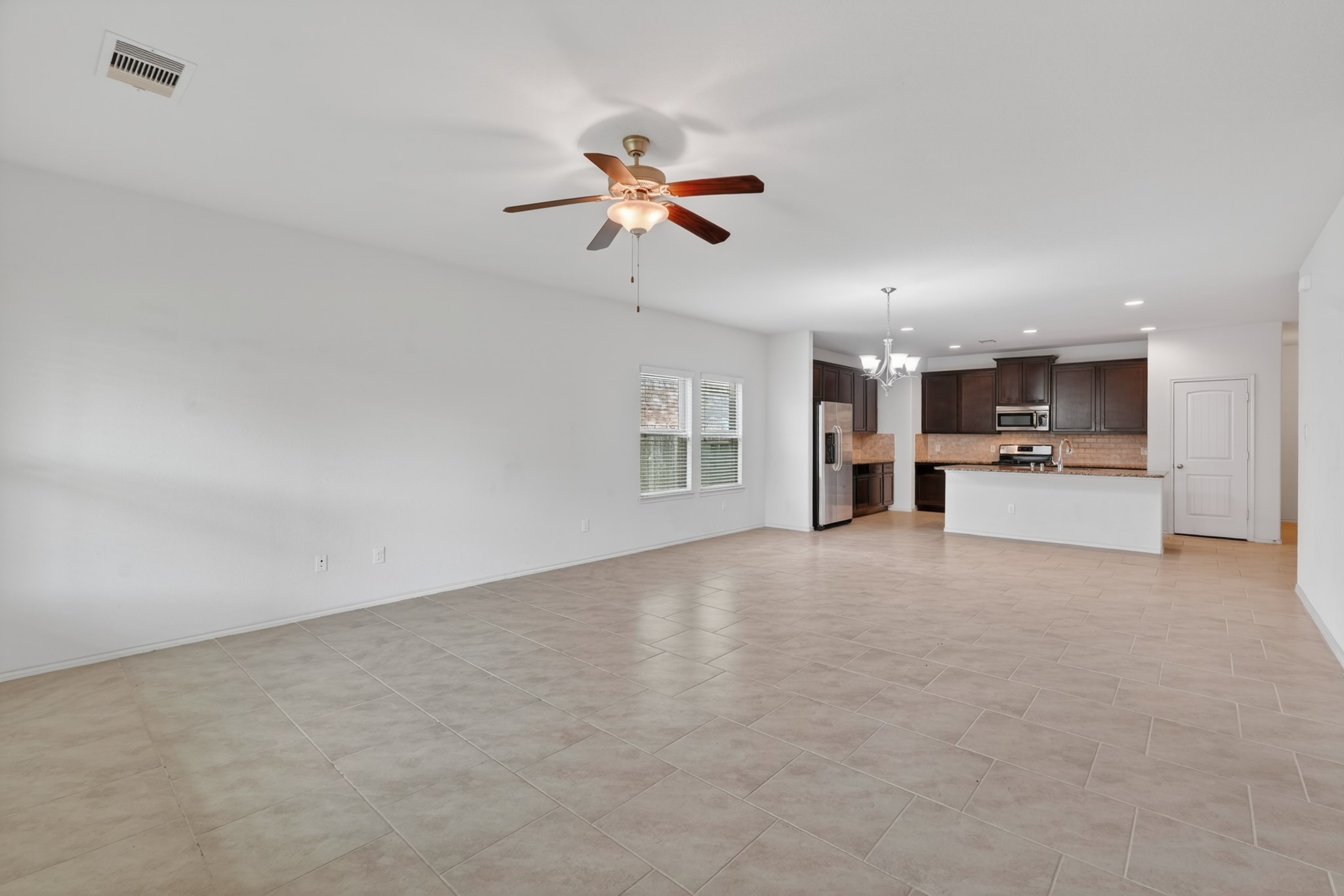 138 Meadow Grove Drive, Conroe, TX 77384