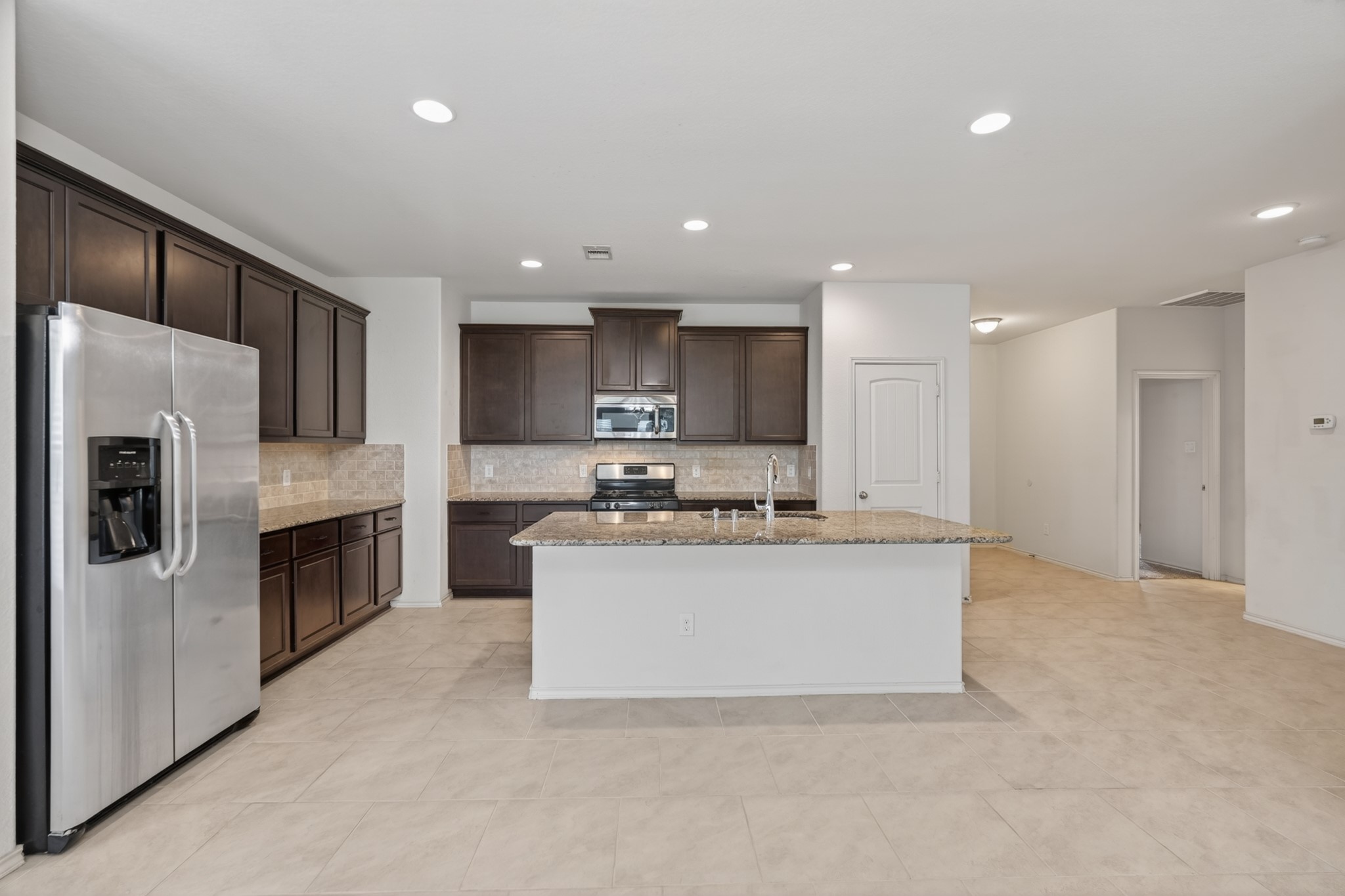 138 Meadow Grove Drive, Conroe, TX 77384