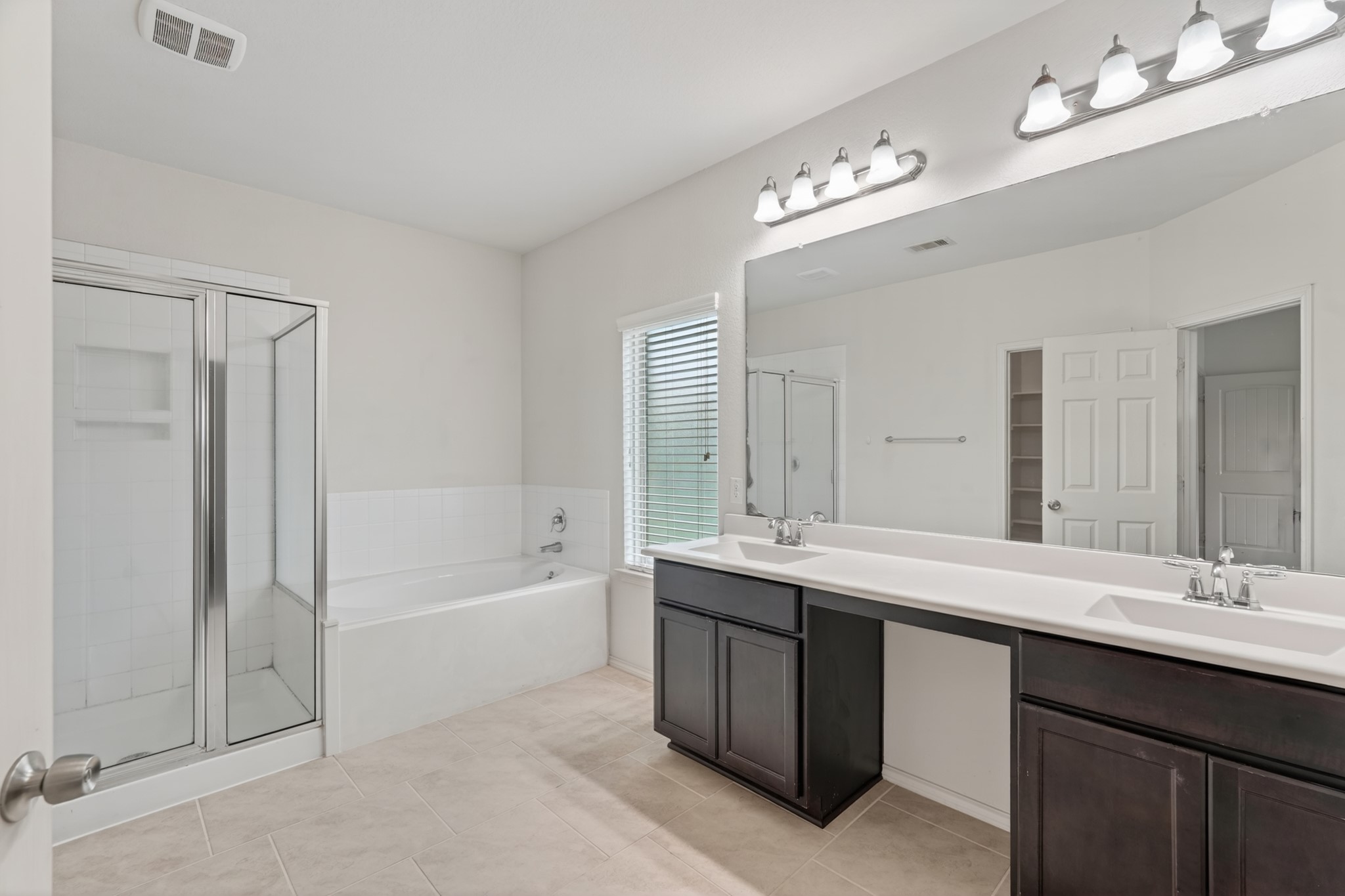 138 Meadow Grove Drive, Conroe, TX 77384