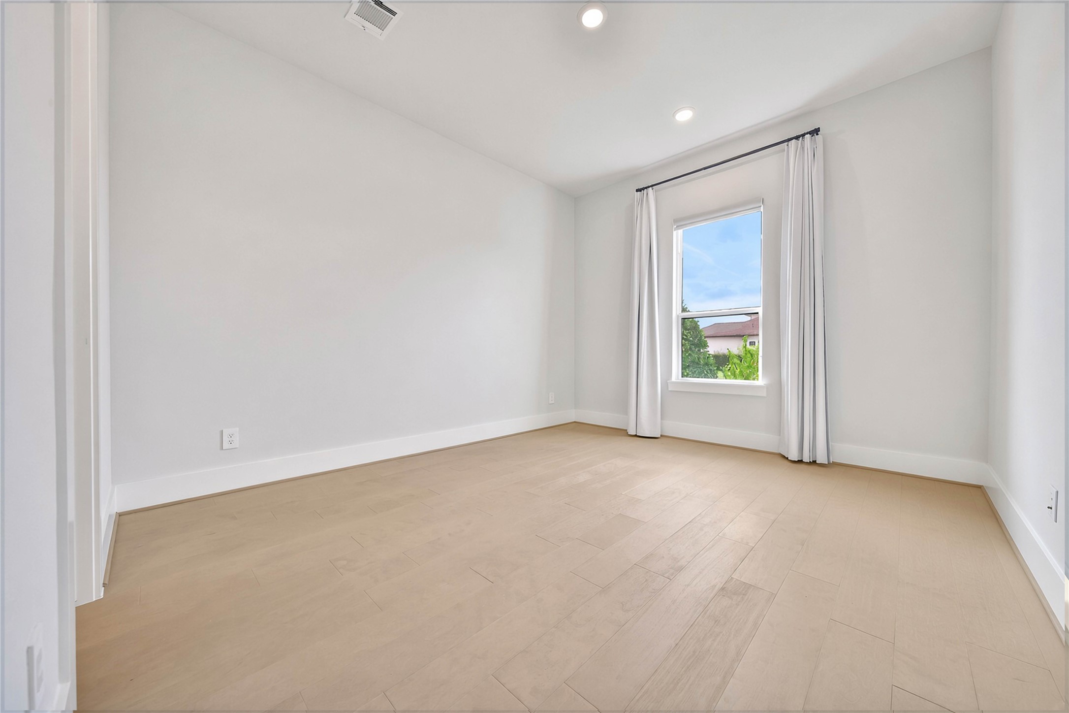 2107 Coach Street, Conroe, TX 77384