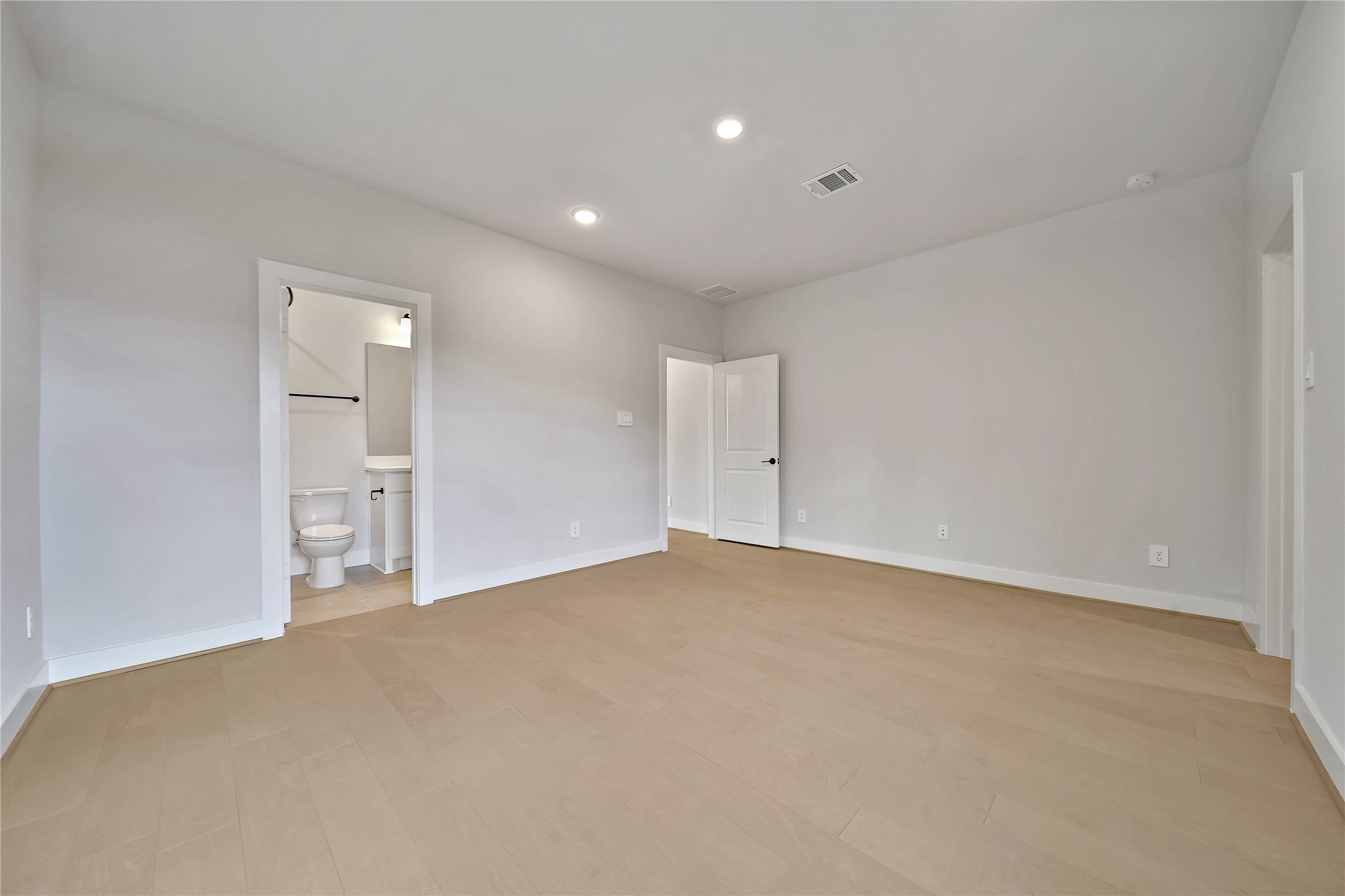 2107 Coach Street, Conroe, TX 77384