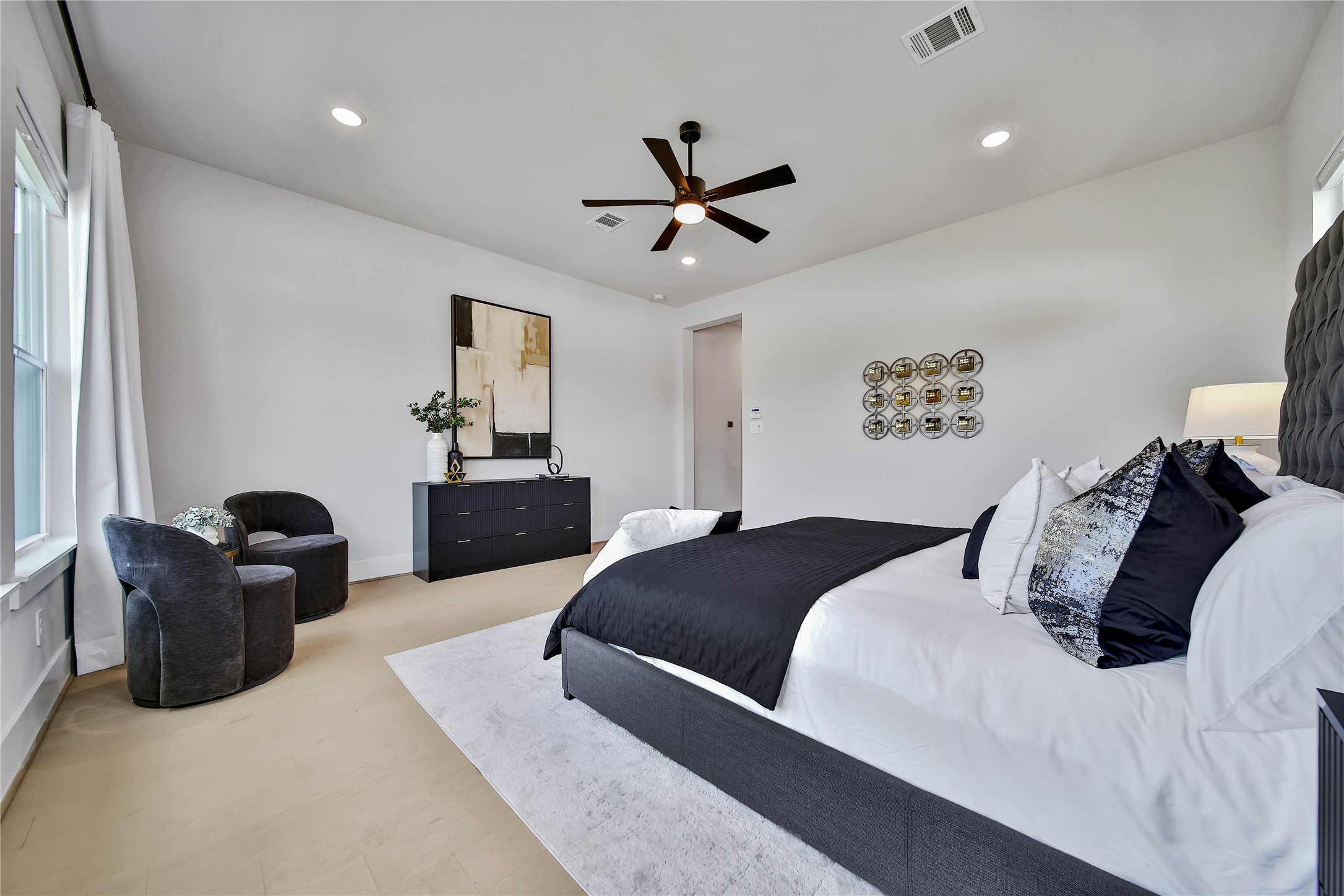 2107 Coach Street, Conroe, TX 77384