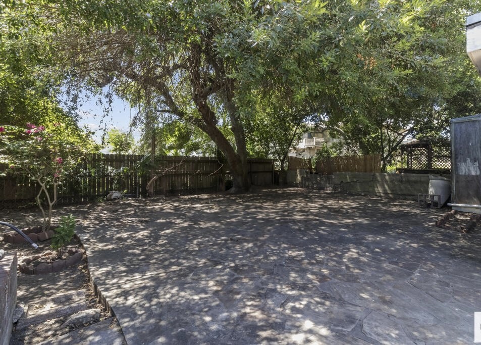 2320 Avenue O 1/2, Galveston, TX 77550