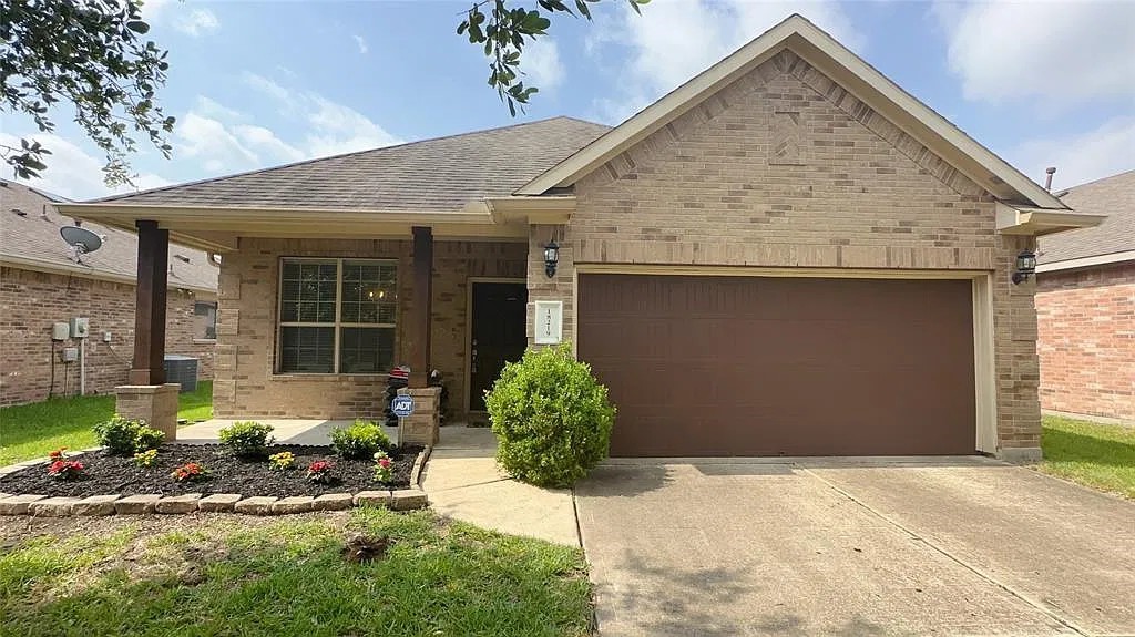 18219 Redoak Manor Lane, Cypress, TX 77433