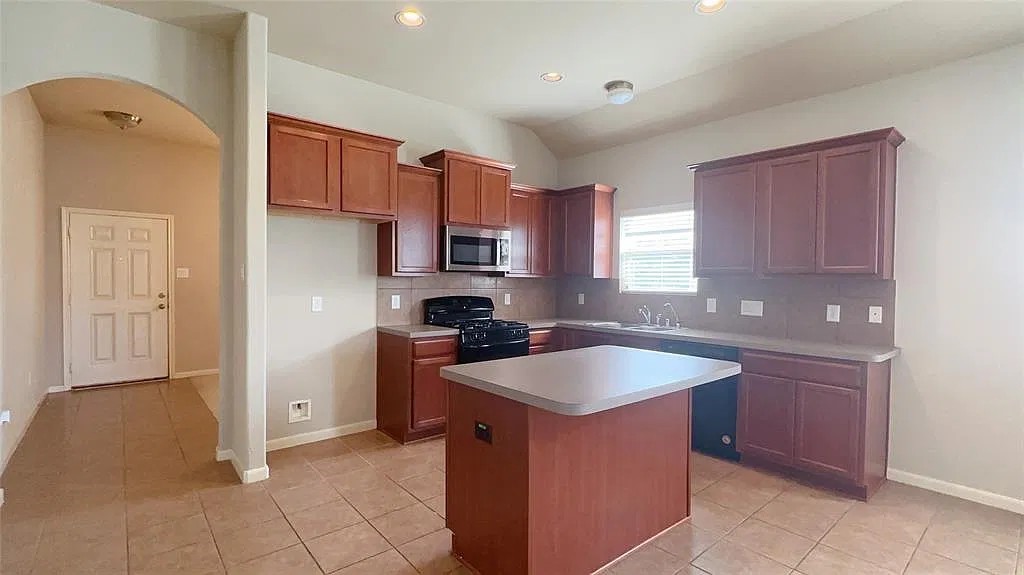 18219 Redoak Manor Lane, Cypress, TX 77433