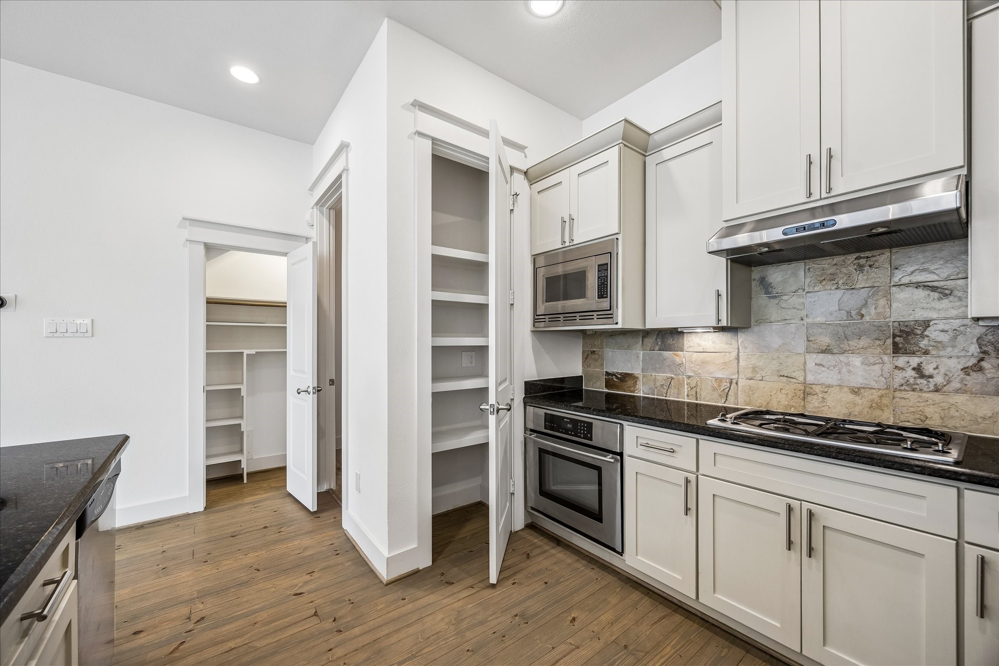 2121 Cohn Street, Houston, TX 77007