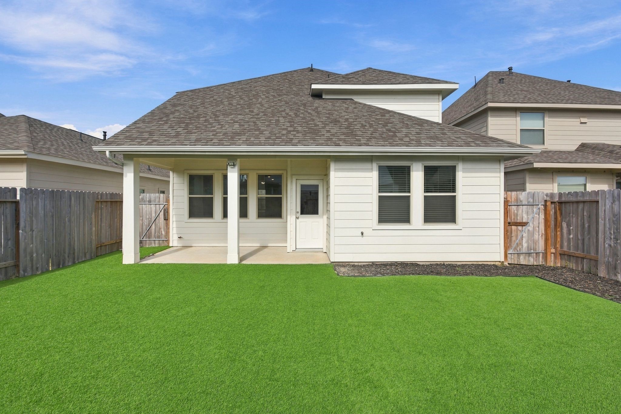 Easy maintenance with the artificial turf