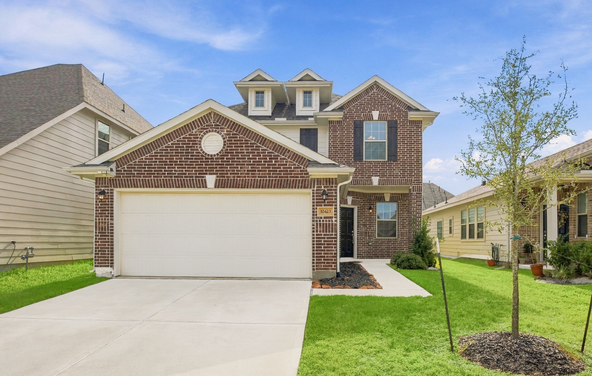 Welcome to 10423 Rochester Hills