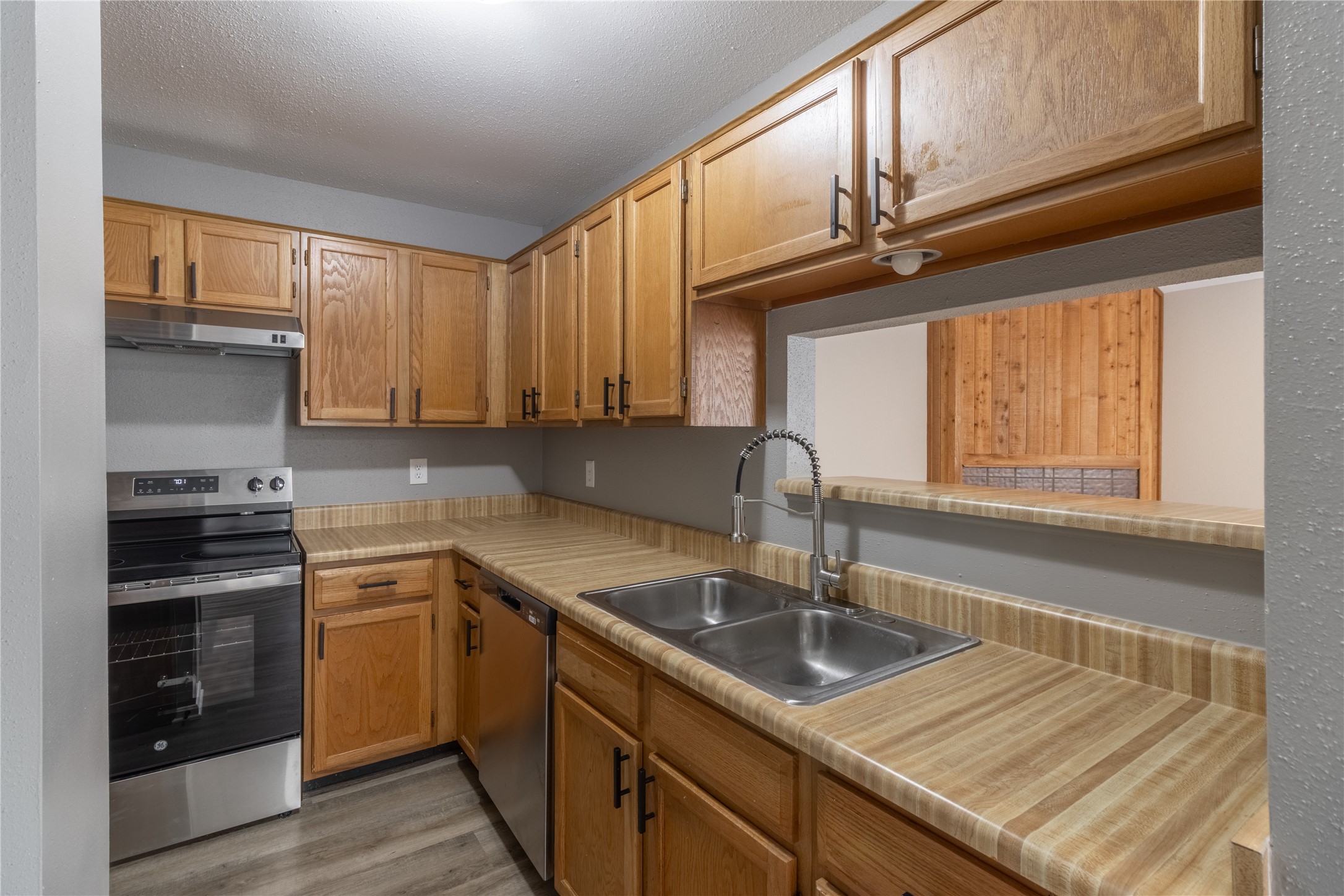 12320 Crest Lake Drive, Houston, TX 77072