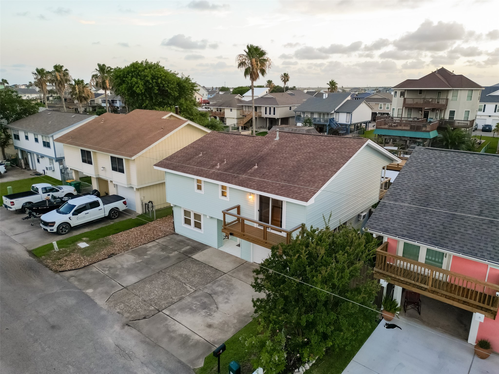 Street view of the home.