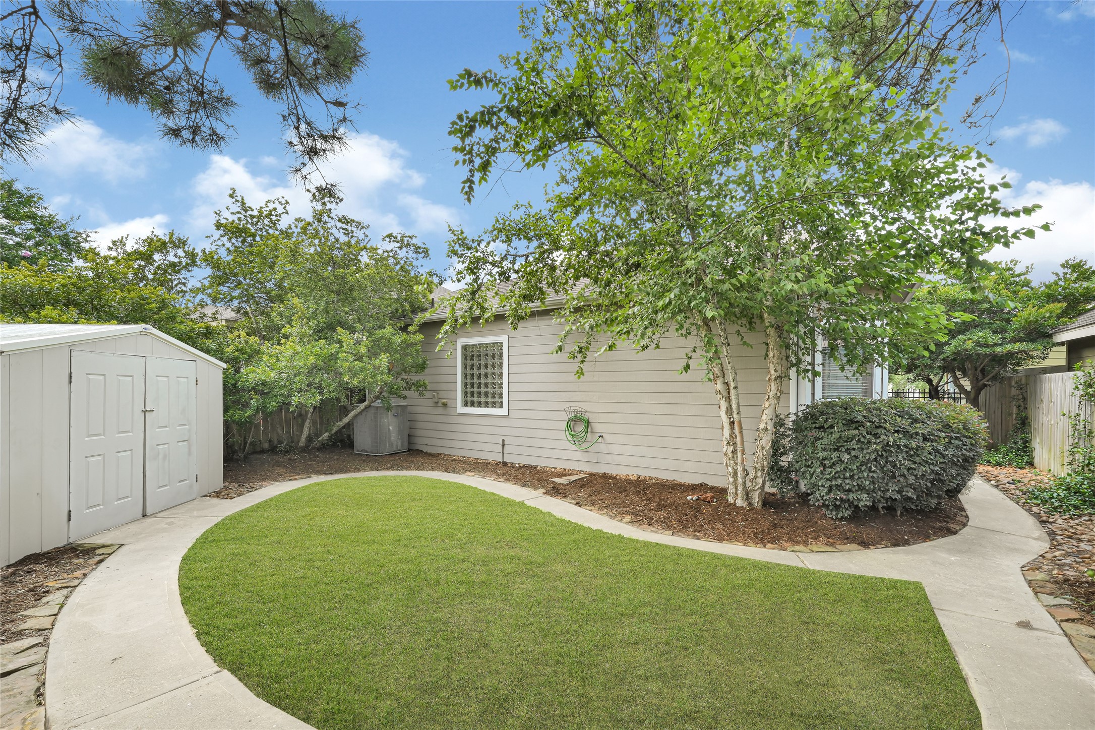 2910 Crescent Oaks Park Lane, Spring, TX 77386