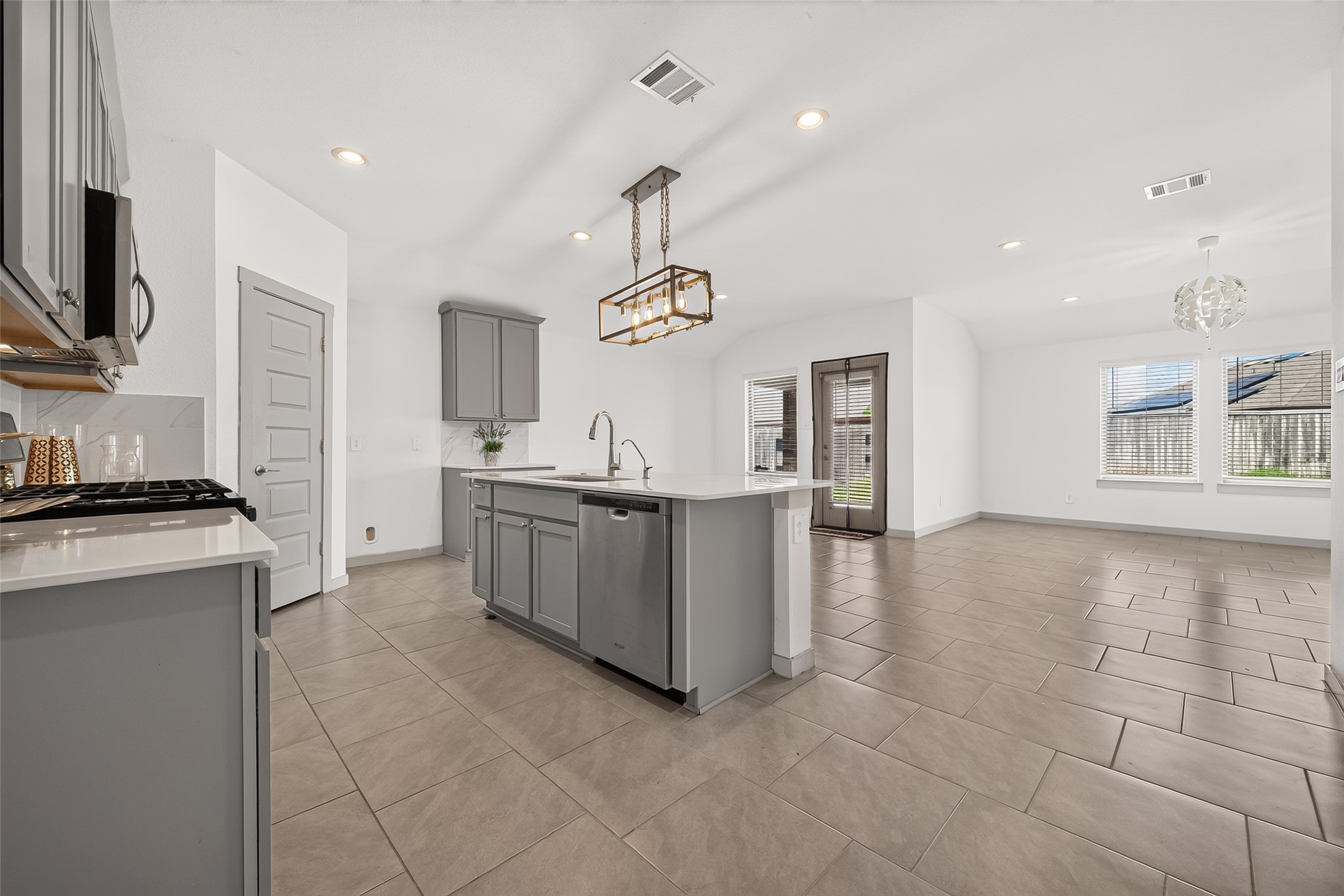 3943 Canyon Shore Lane, Missouri City, TX 77459