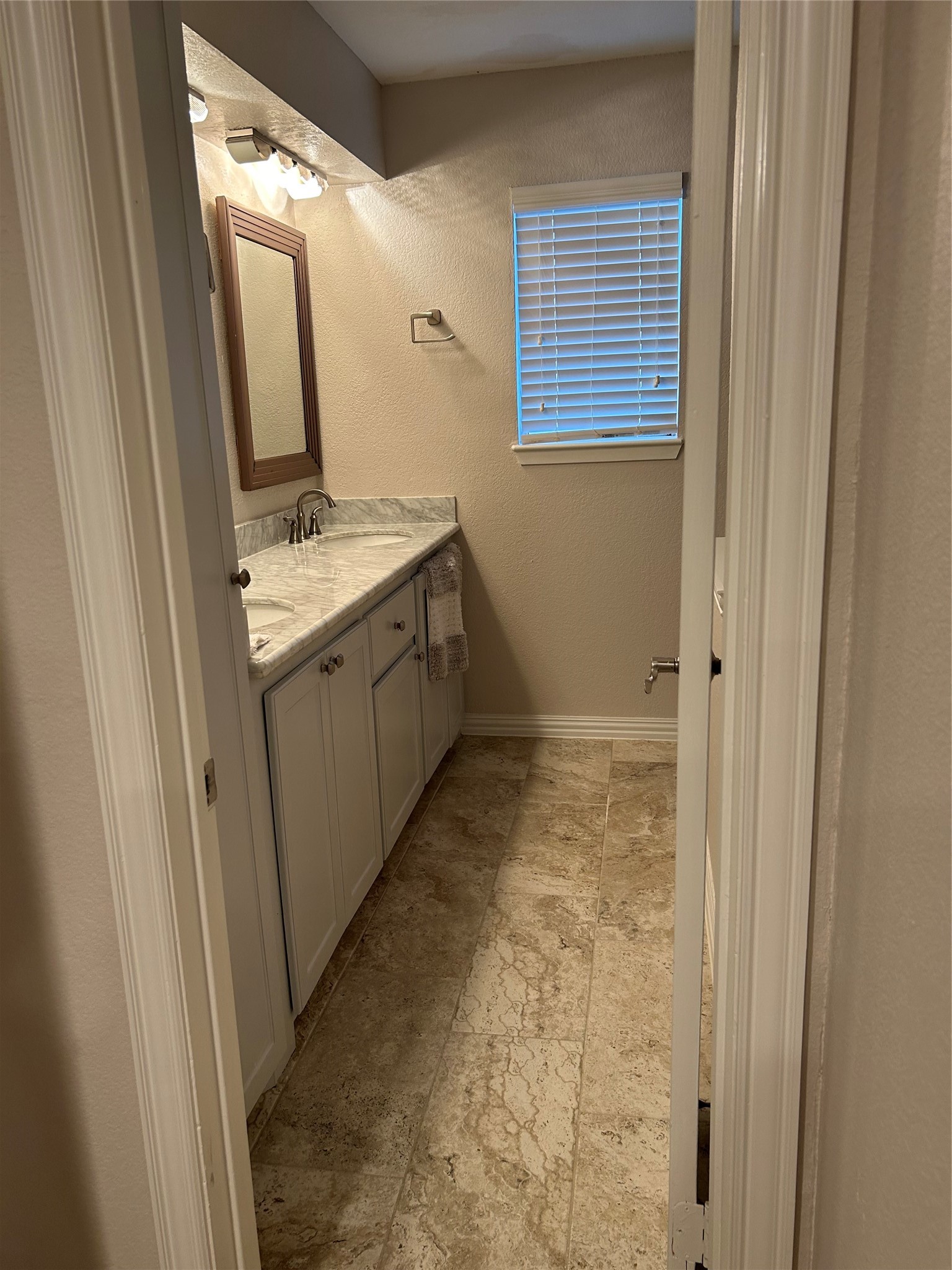 306 Isles End Road, Tiki Island, TX 77554