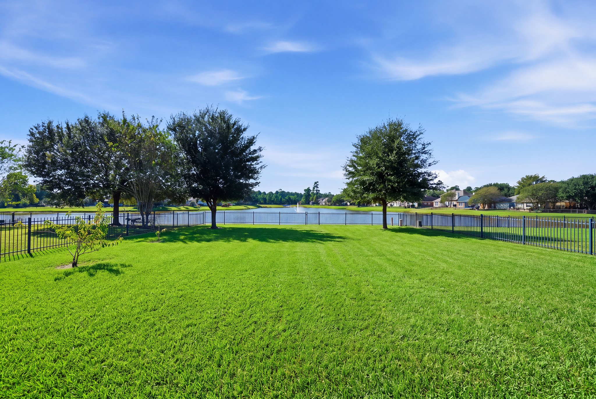 9303 E Lakeside Drive, Magnolia, TX 77354