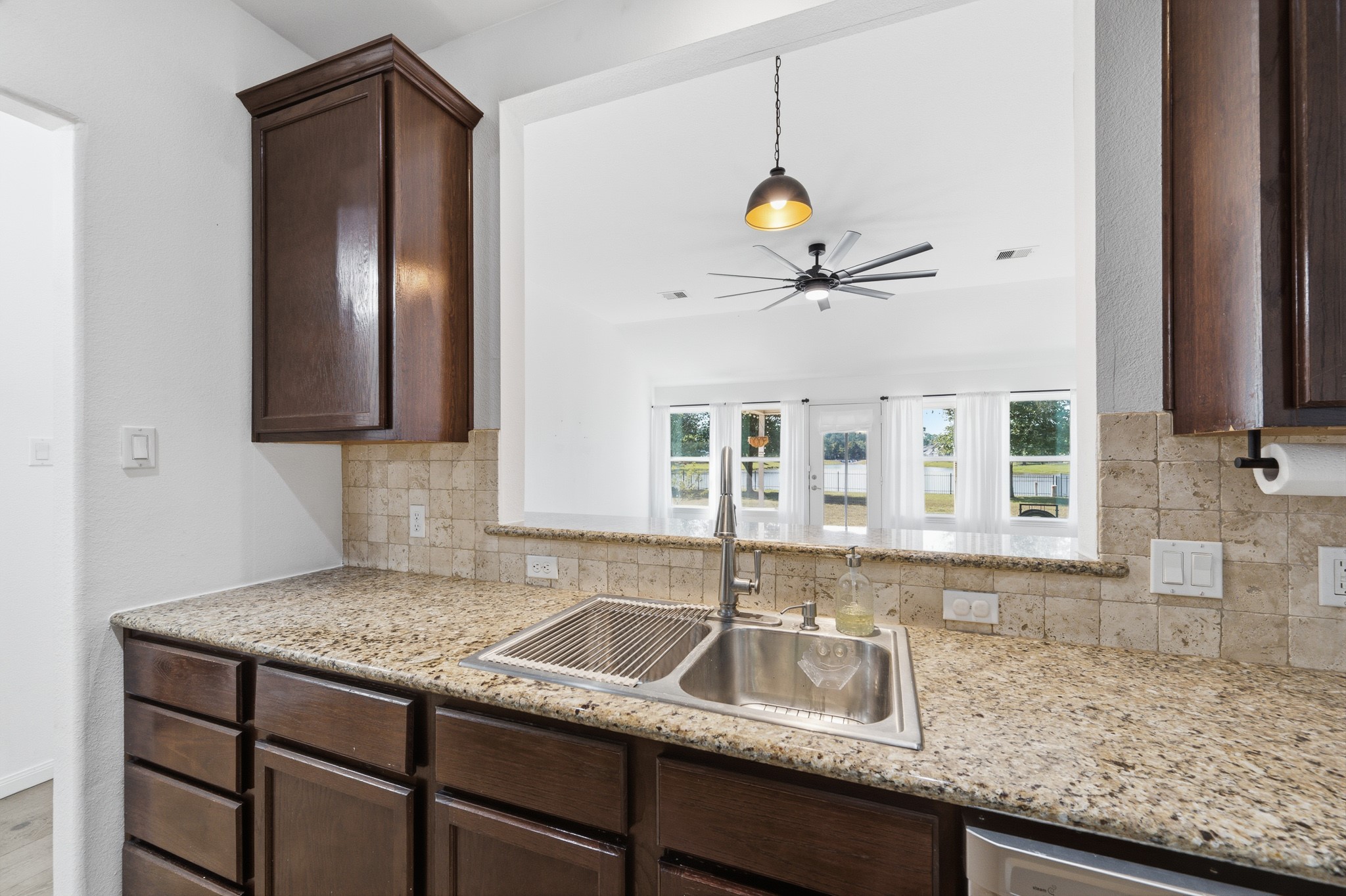 9303 E Lakeside Drive, Magnolia, TX 77354