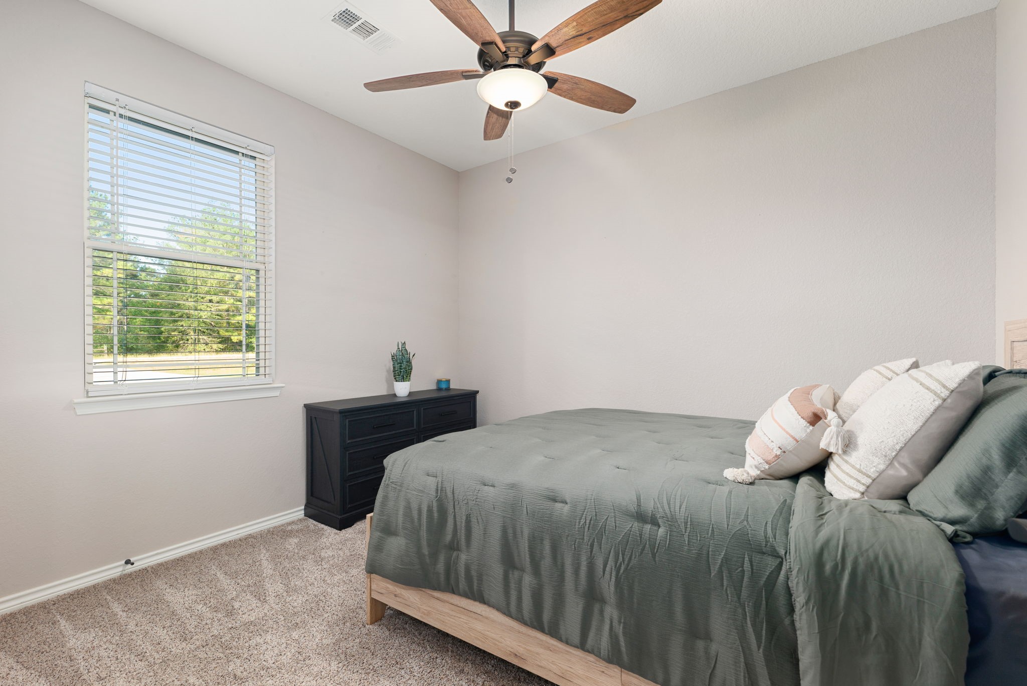 21215 Big Buck Drive, Cleveland, TX 77328