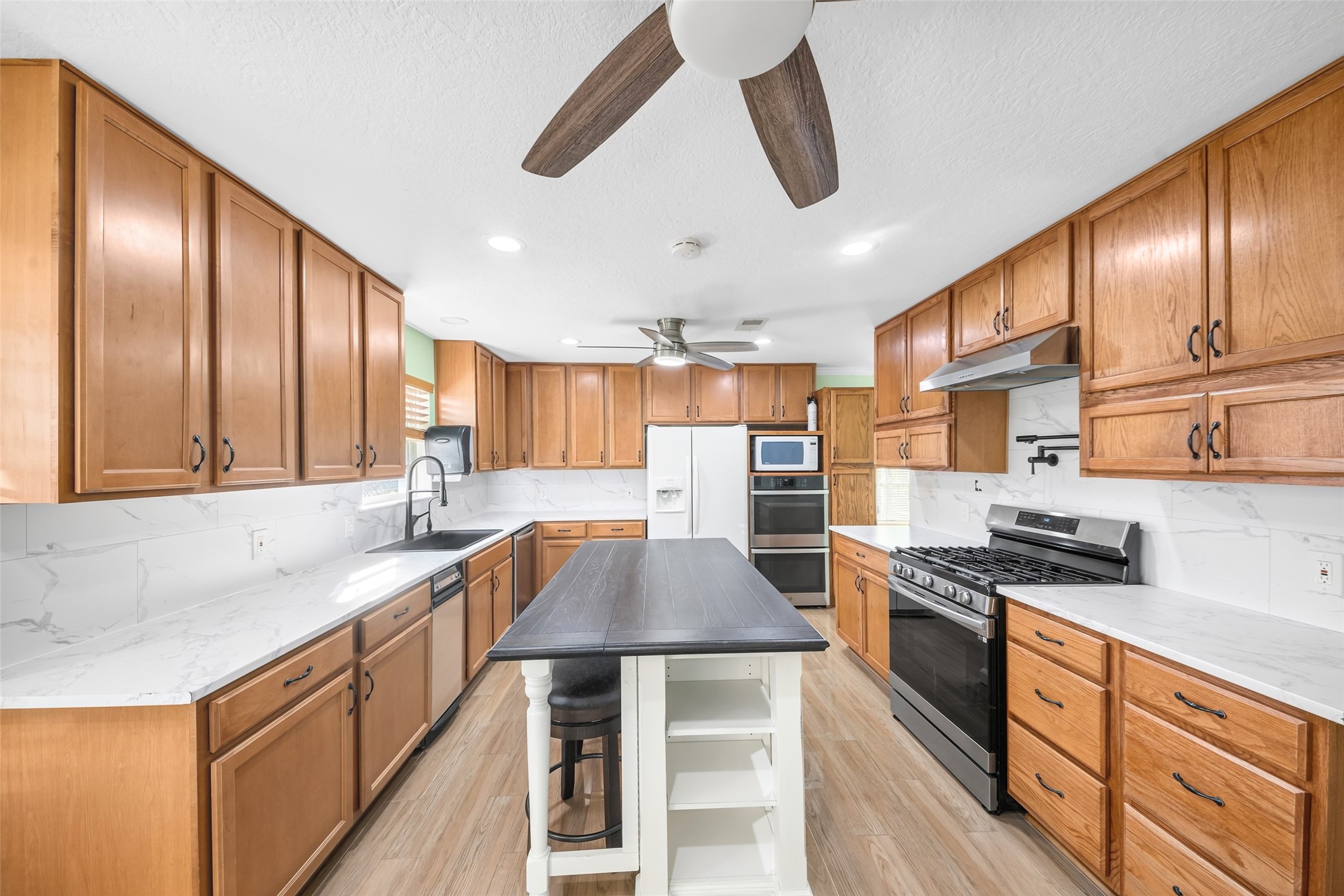25318 Spring Ridge Drive, Spring, TX 77386