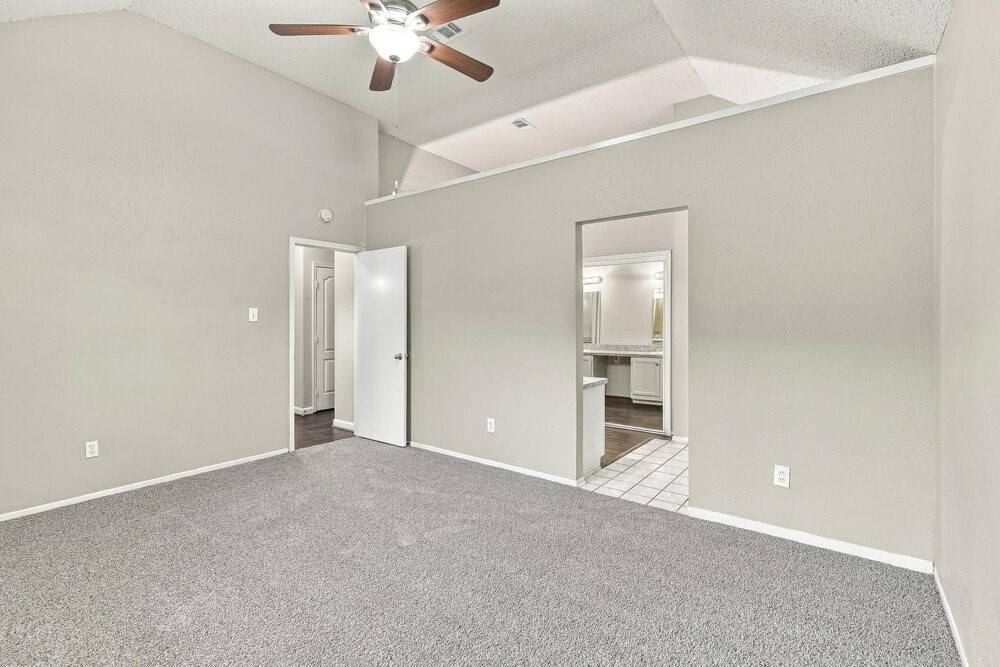 8123 Summer Trail Drive, Houston, TX 77040