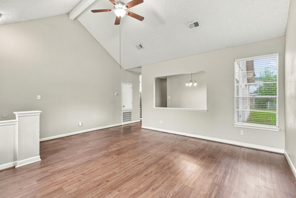 8123 Summer Trail Drive, Houston, TX 77040