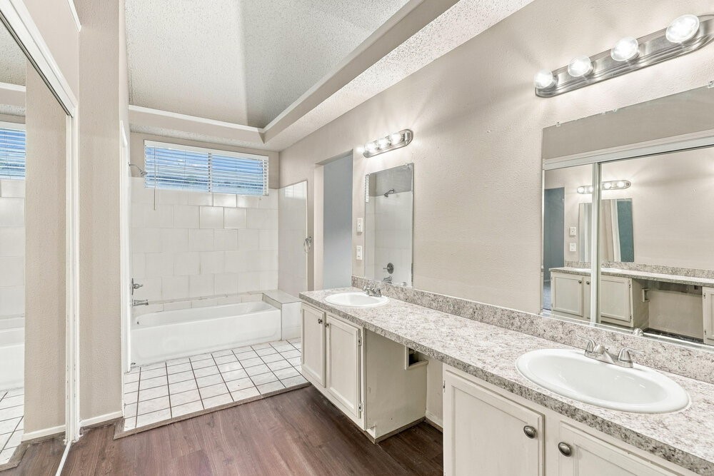 8123 Summer Trail Drive, Houston, TX 77040