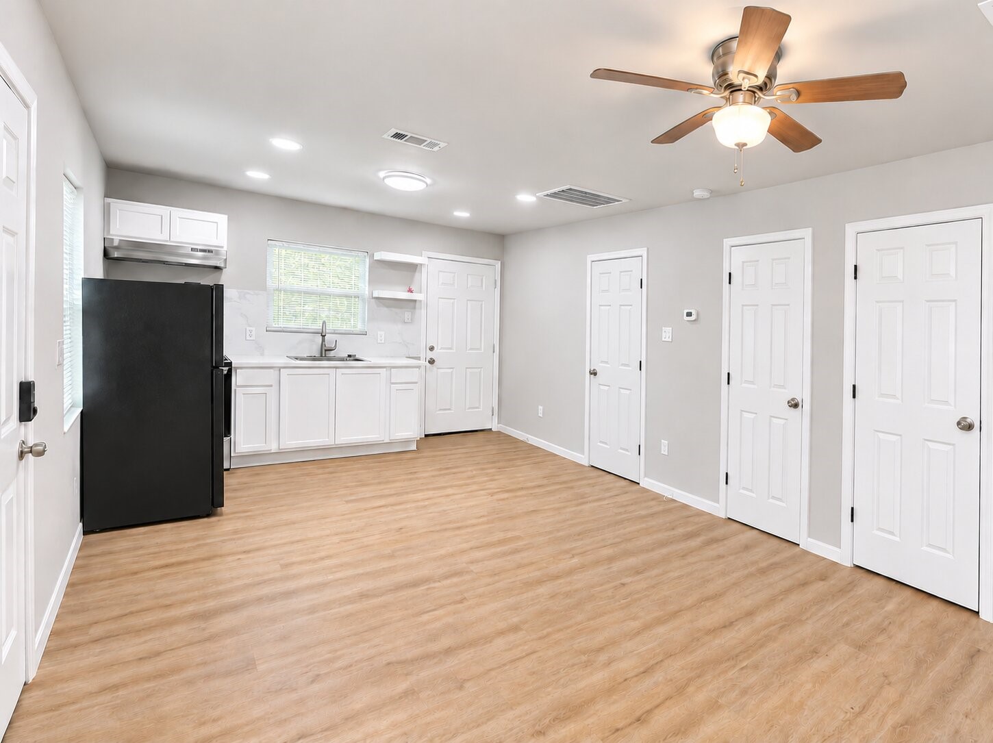 15521 Highway 6, Santa Fe, TX 77517